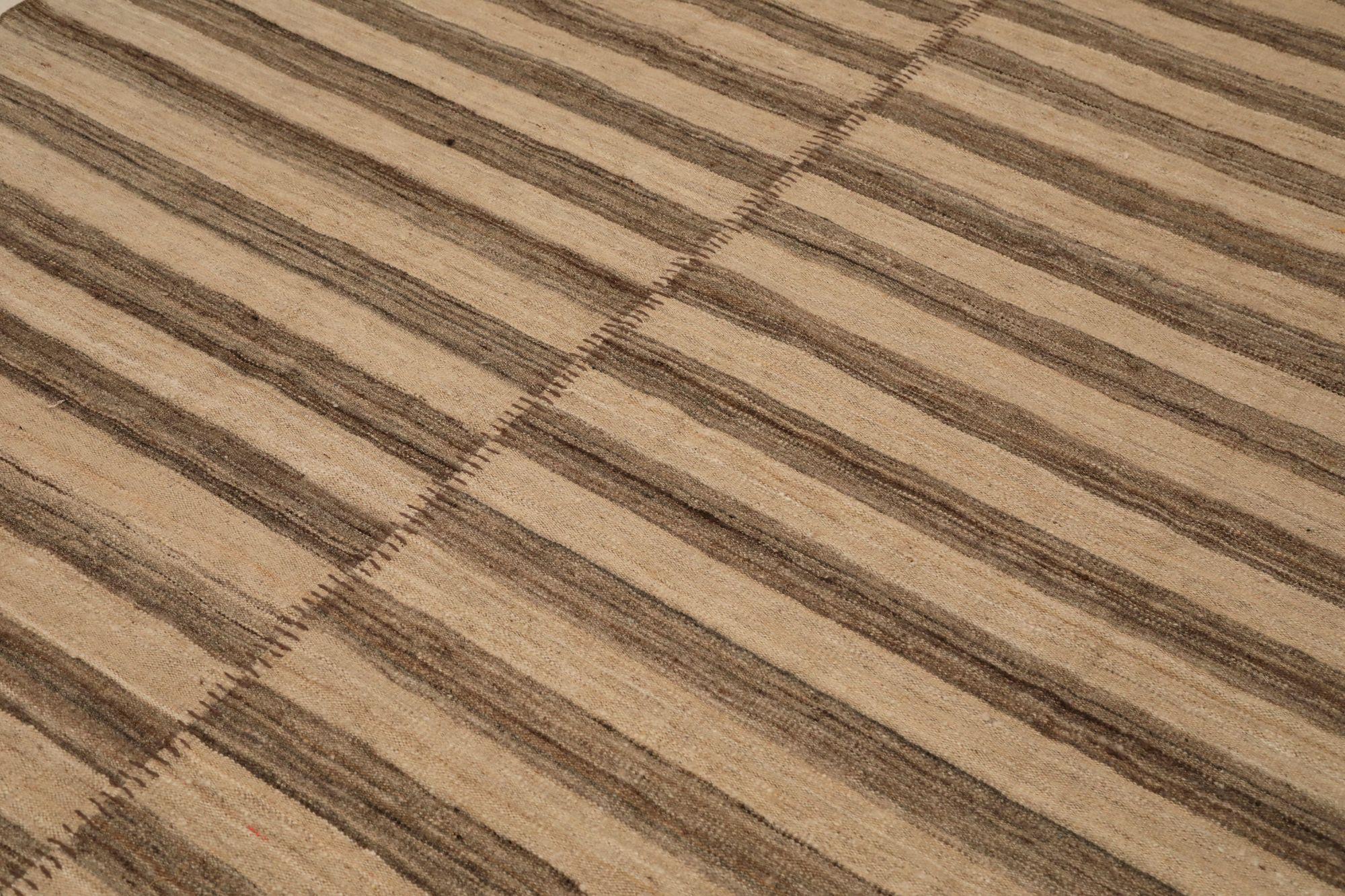 Indian India Kilim Area Rugs - Wool Brown Ivory Design - 96642 For Sale