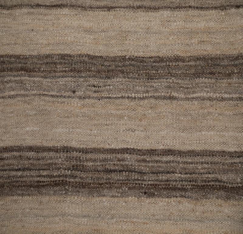India Kilim Runner Rug Circa 1990 - Lana Marrone Avorio Design - 99537 In condizioni ottime in vendita a Dallas, TX