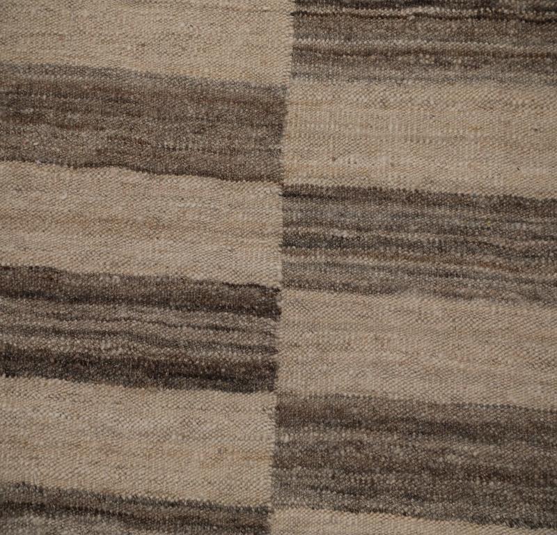 Indien Kilim Kleiner Teppich CIRCA 1990 - Wolle Braun Elfenbein Design - 99535 (Indisch) im Angebot