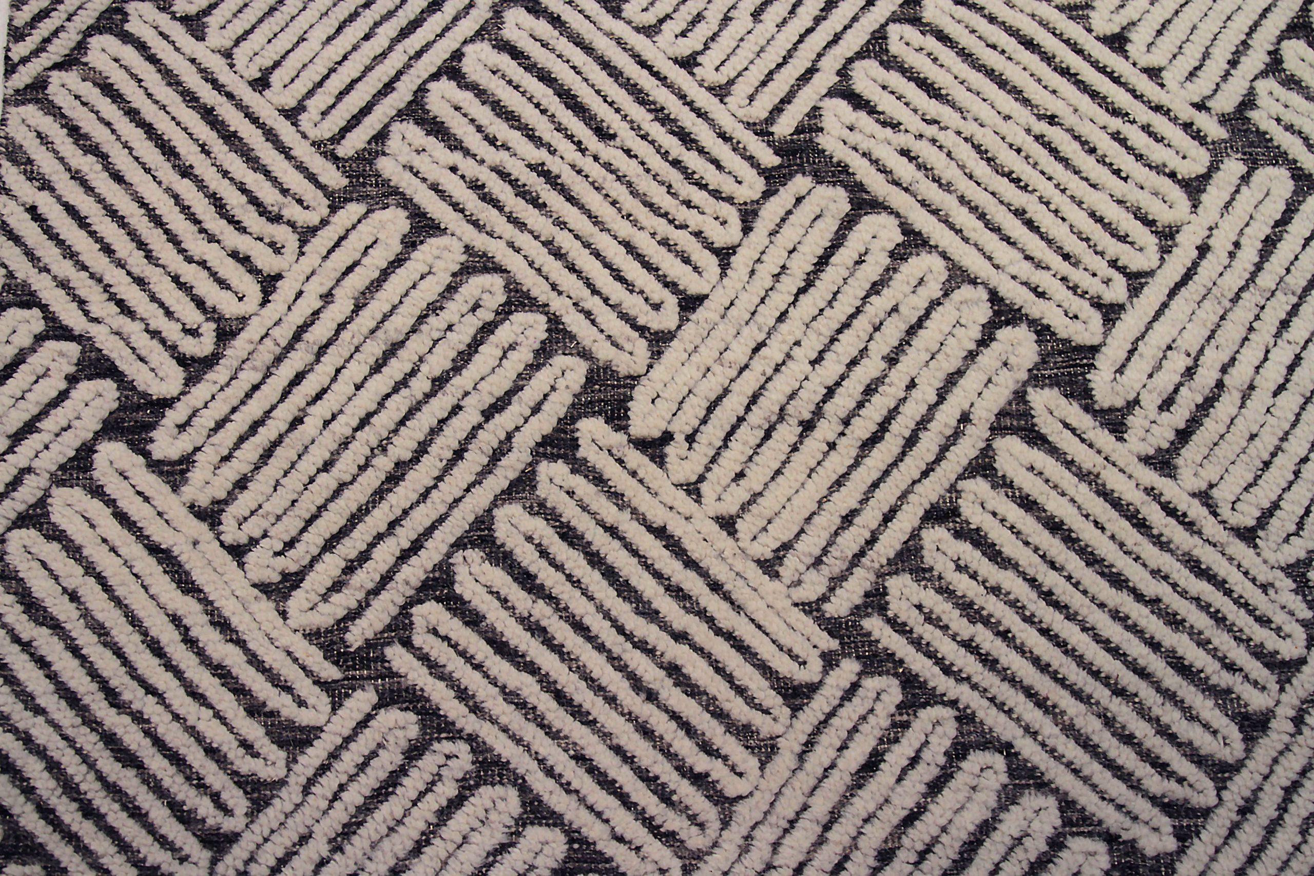 Alfombra India Lava Small Circa 1990 - Lana Marrón Ivory Design - 90601 en Excelente estado para la venta en Dallas, TX