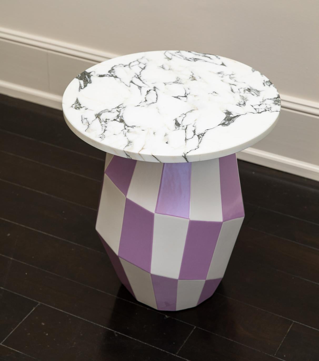 Francese Tavolino in ceramica 