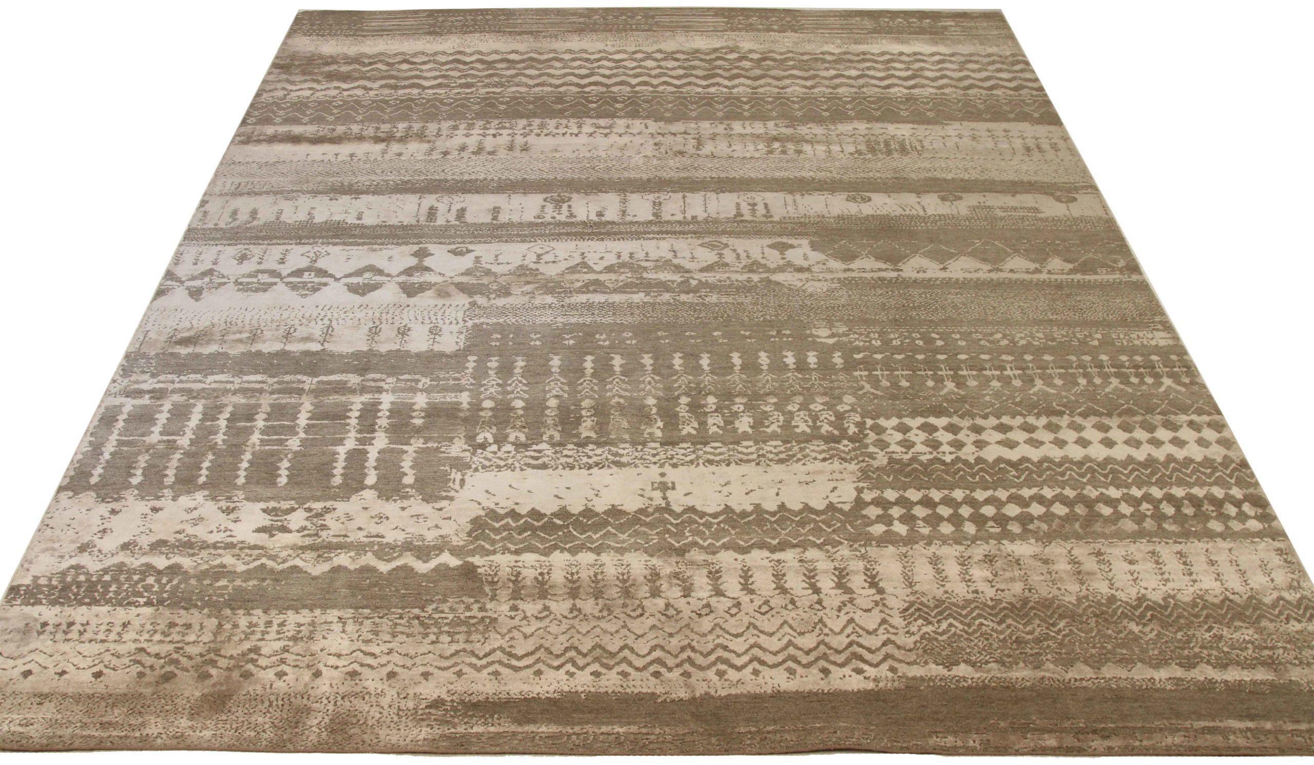 Scopri l'eleganza dei tappeti India Medium Grey White Sand. Progettato con una meticolosa attenzione ai dettagli, questo design esclusivo è perfetto per valorizzare il tuo spazio.