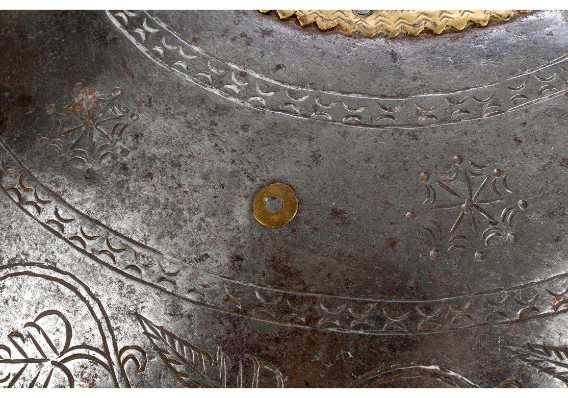 Indien India Metal Flat Lidded Opium Carrier en vente