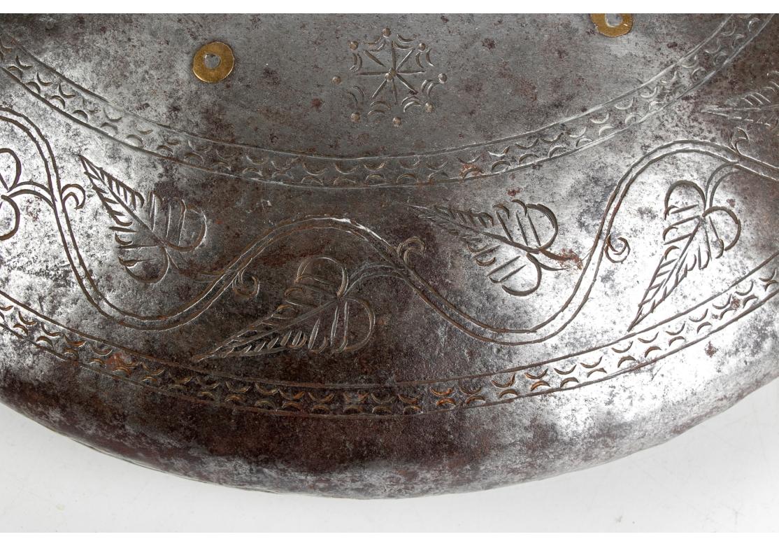 Métal India Metal Flat Lidded Opium Carrier en vente