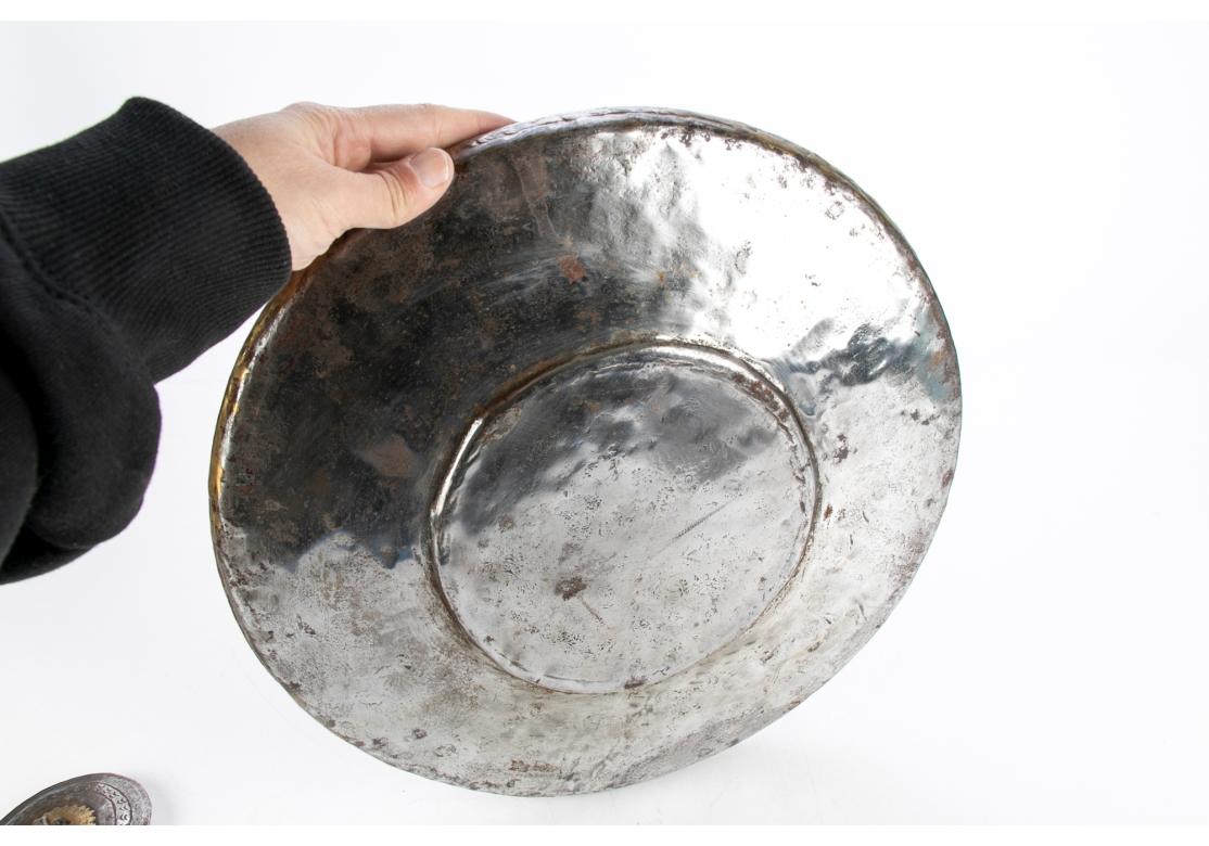 India Metal Flat Lidded Opium Carrier en vente 1