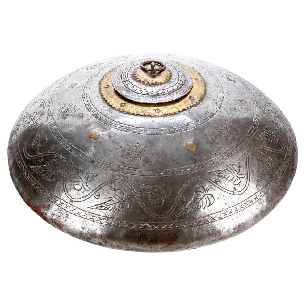 India Metal Flat Lidded Opium Carrier en vente