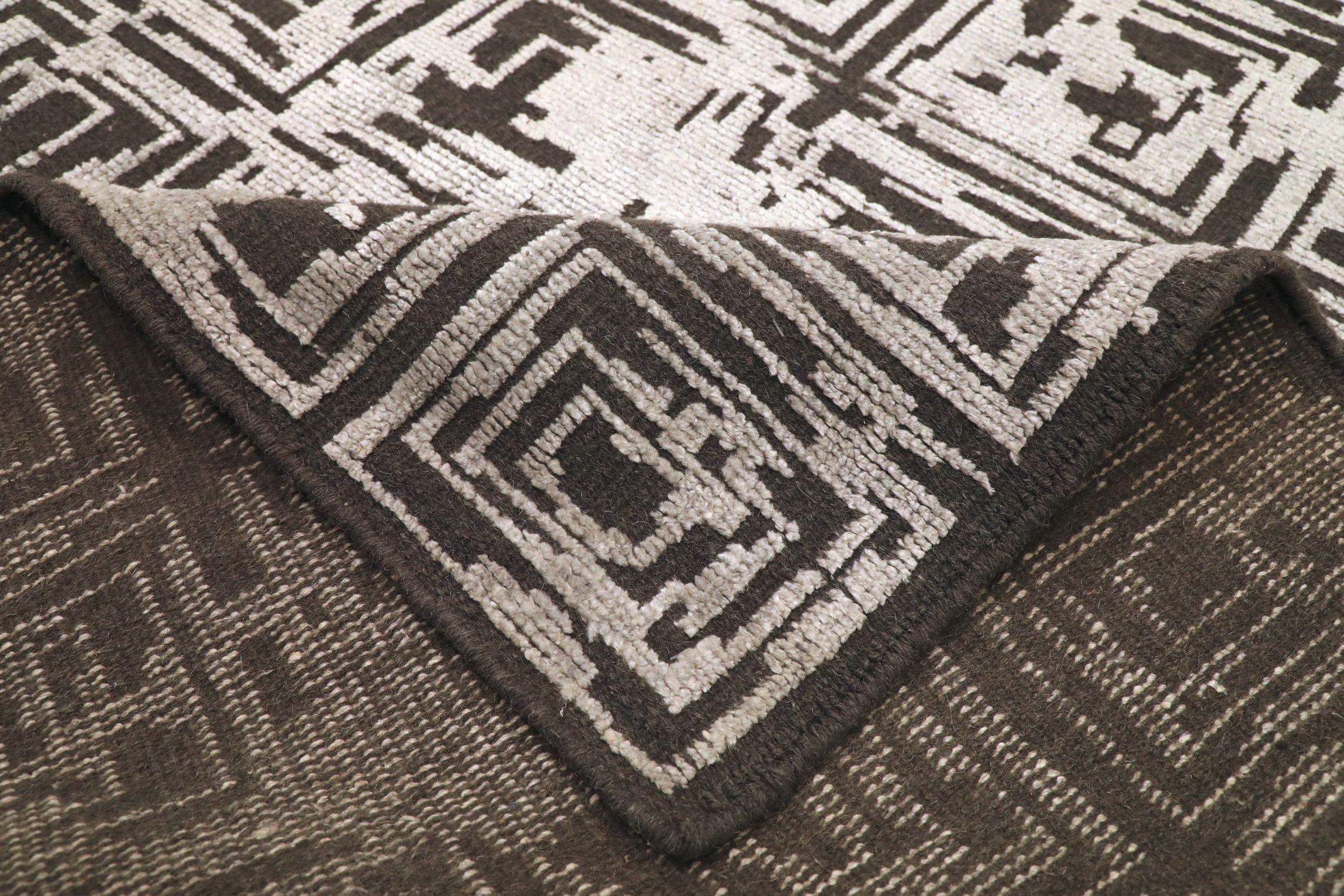 Hand-Knotted India Modern Area Rugs - Wool Brown Ivory Design - 94161 For Sale