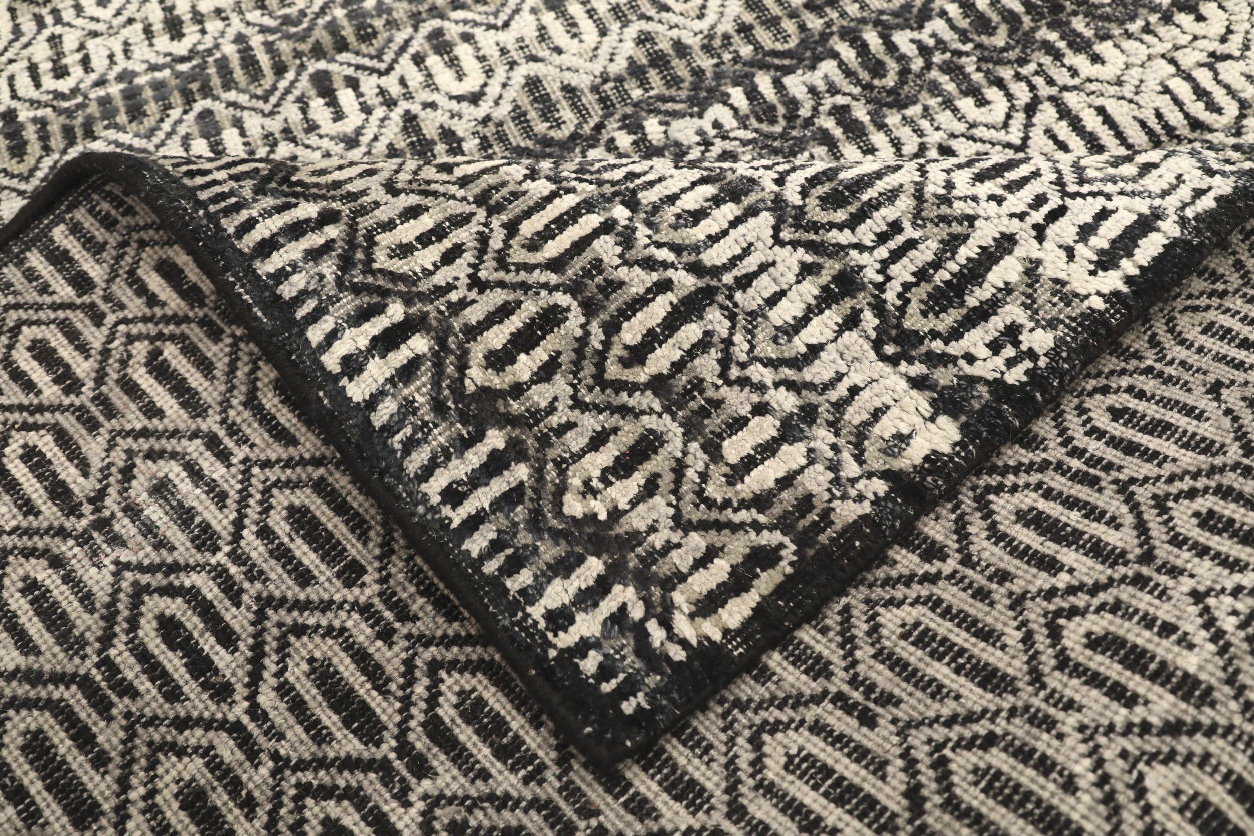 India Modern Area Rugs - Wool Brown Ivory Design - 94188 In Excellent Condition For Sale In Dallas, TX