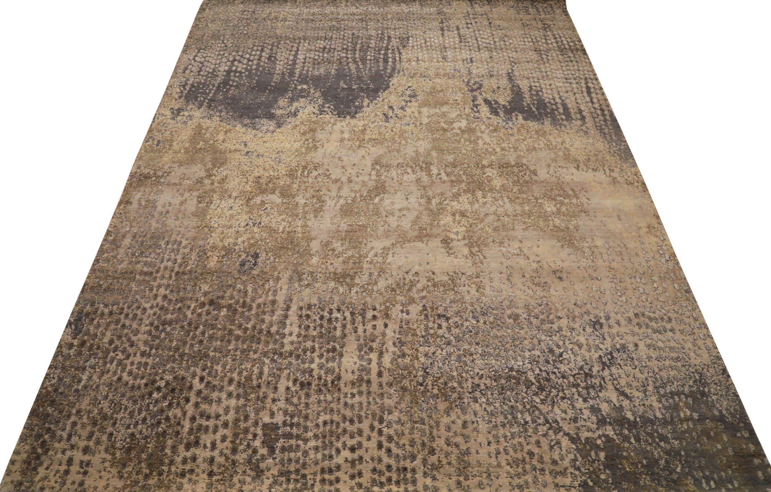 Descubre la elegancia de la India Moderna con las alfombras Circa 1990. Diseñado con lana y marrón-marfil- topo, este diseño exclusivo es perfecto para realzar tu espacio.
