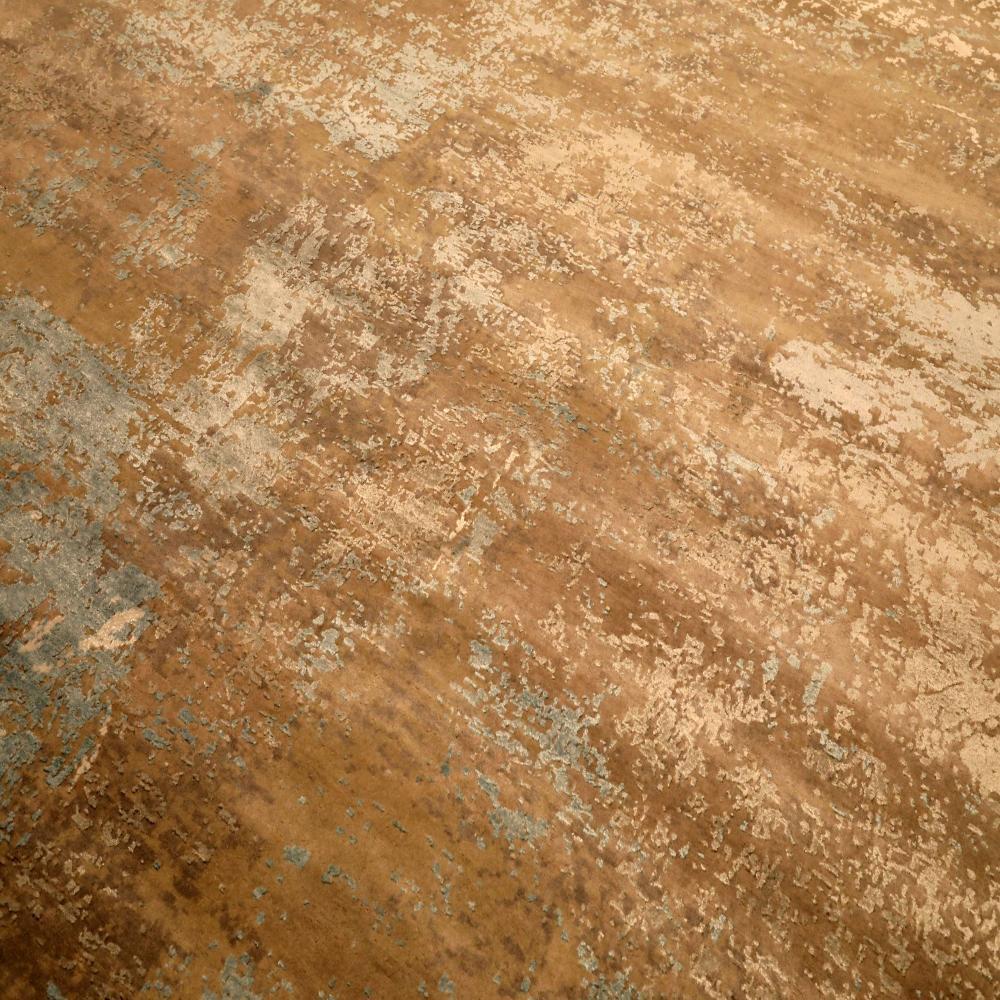 Entdecken Sie die Eleganz von India Modern mit Teppichen von Circa 1990. Entworfen mit Wolle und BrownShades of Gray / Silber, ist dieses exklusive Design perfekt, um Ihren Raum zu verschönern.
