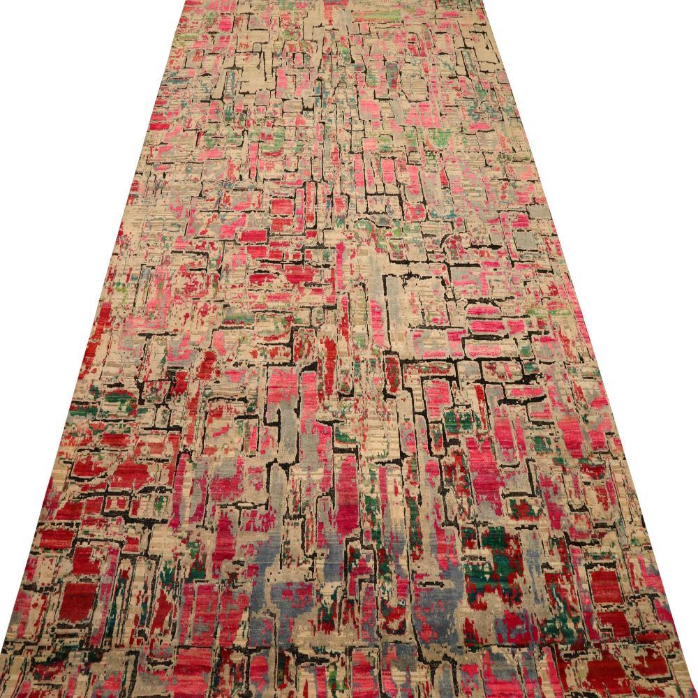Descubre la elegancia de la India Moderna con las alfombras Circa 1990. Diseñado con lana y rosa marfil, este diseño exclusivo es perfecto para realzar tu espacio.
