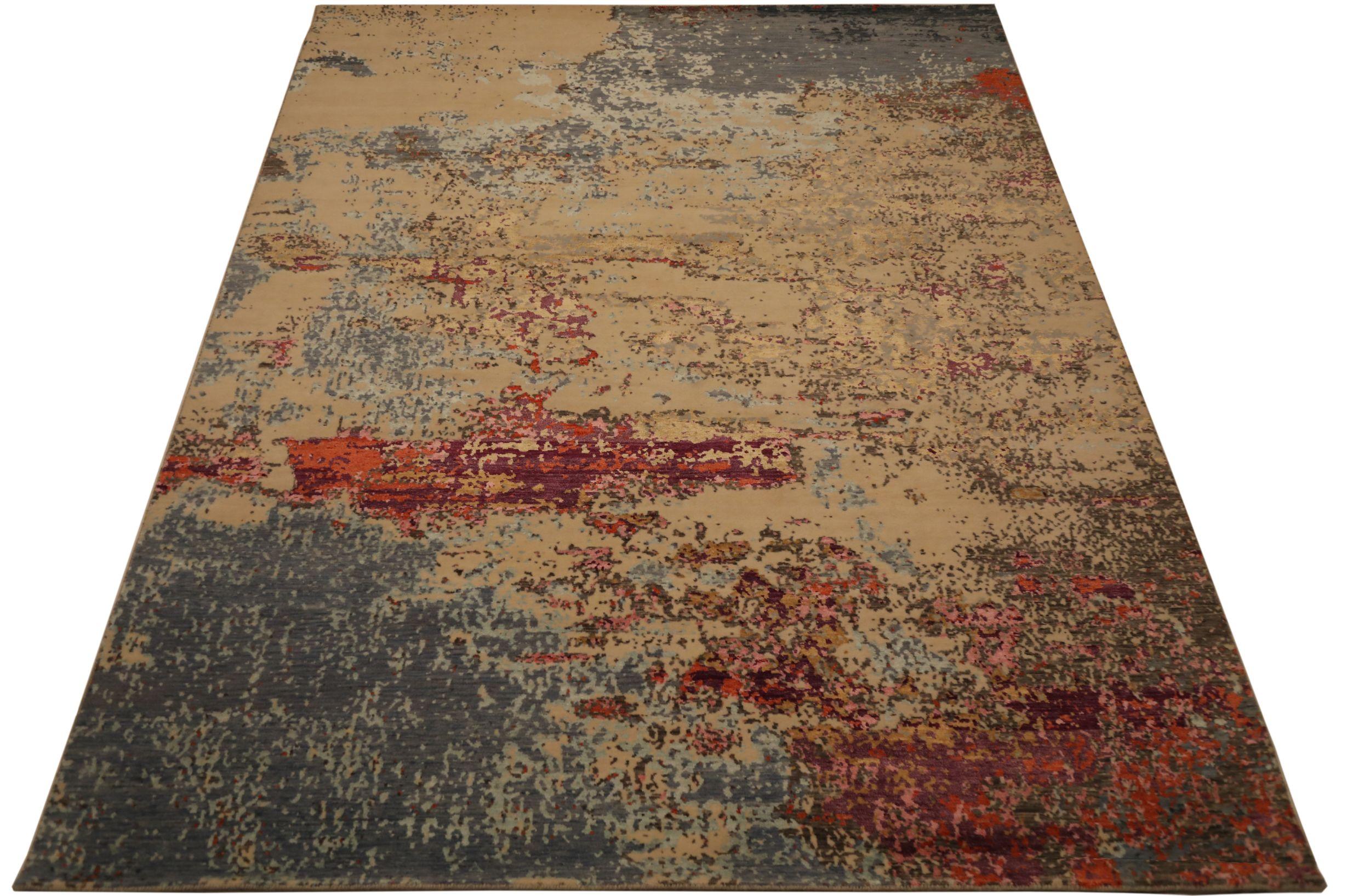 Descubre la elegancia de la India Moderna con las alfombras Circa 1990. Diseñado con lana y marfilRojoTonos grises/plata, este diseño exclusivo es perfecto para realzar tu espacio.
