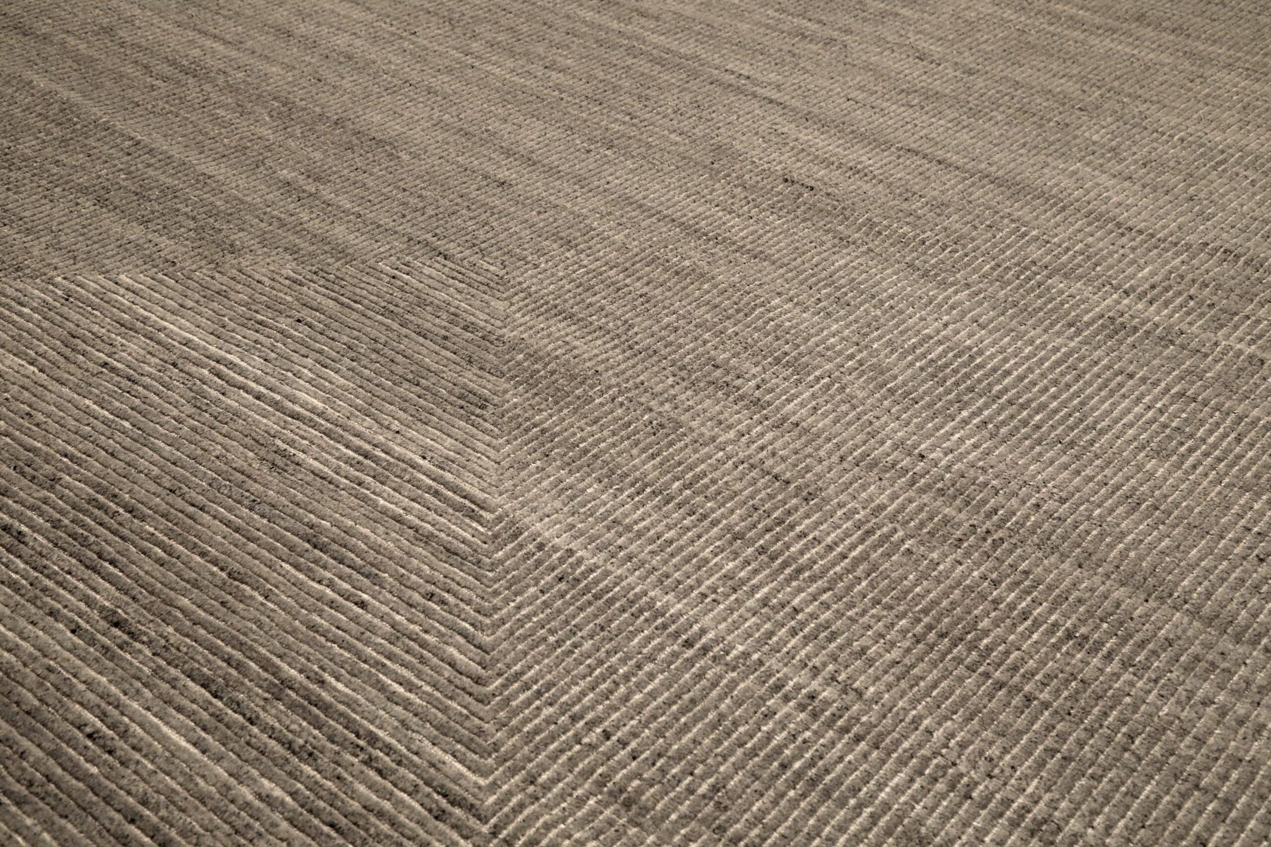Indian India Modern Over Size Rug - Wool Brown Design - 96565 For Sale