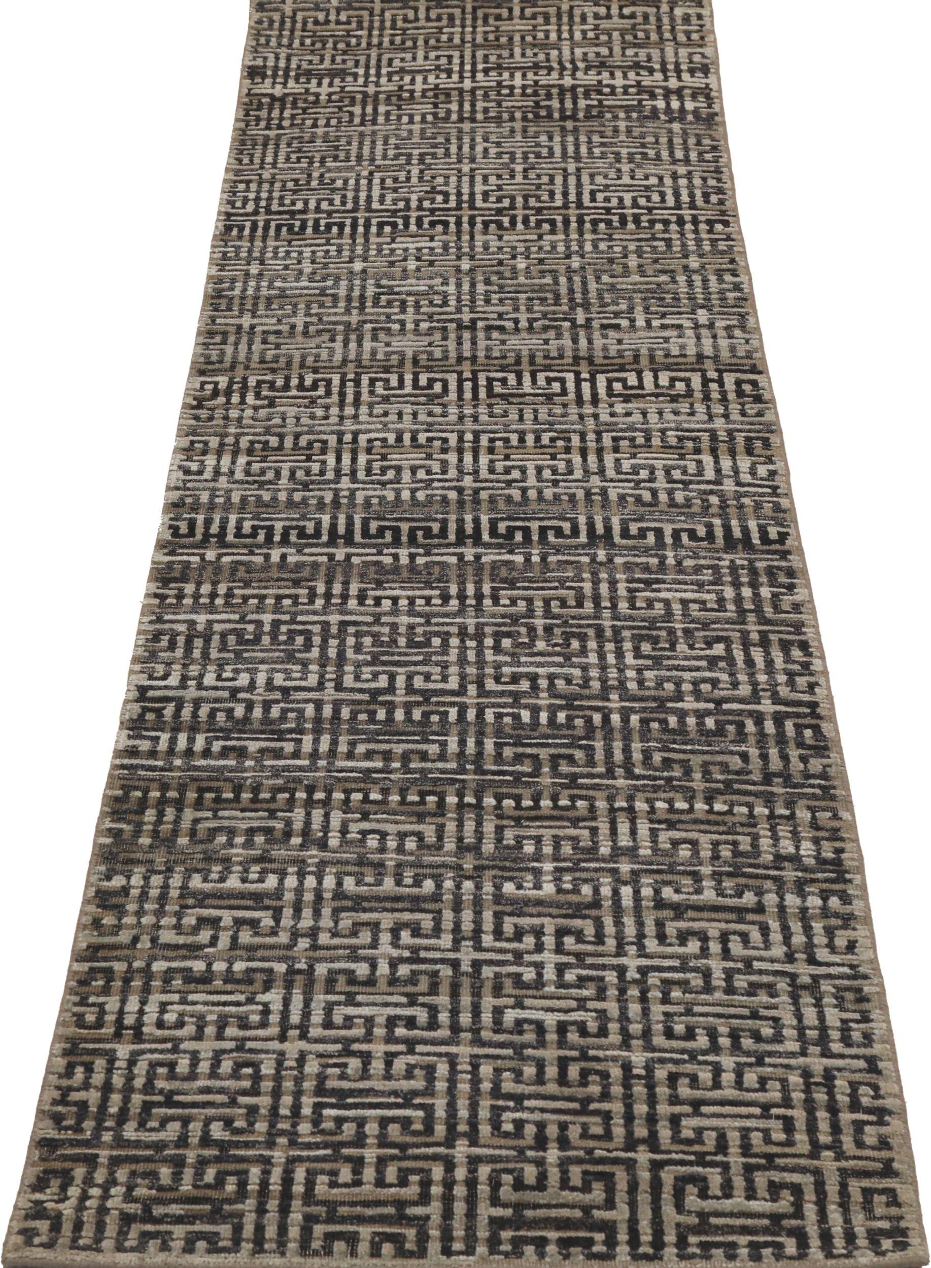 Découvrez l'élégance de l'Inde moderne avec le tapis de course de Circa 1990. Conçu avec une attention méticuleuse aux détails, ce design exclusif est parfait pour mettre en valeur votre espace.