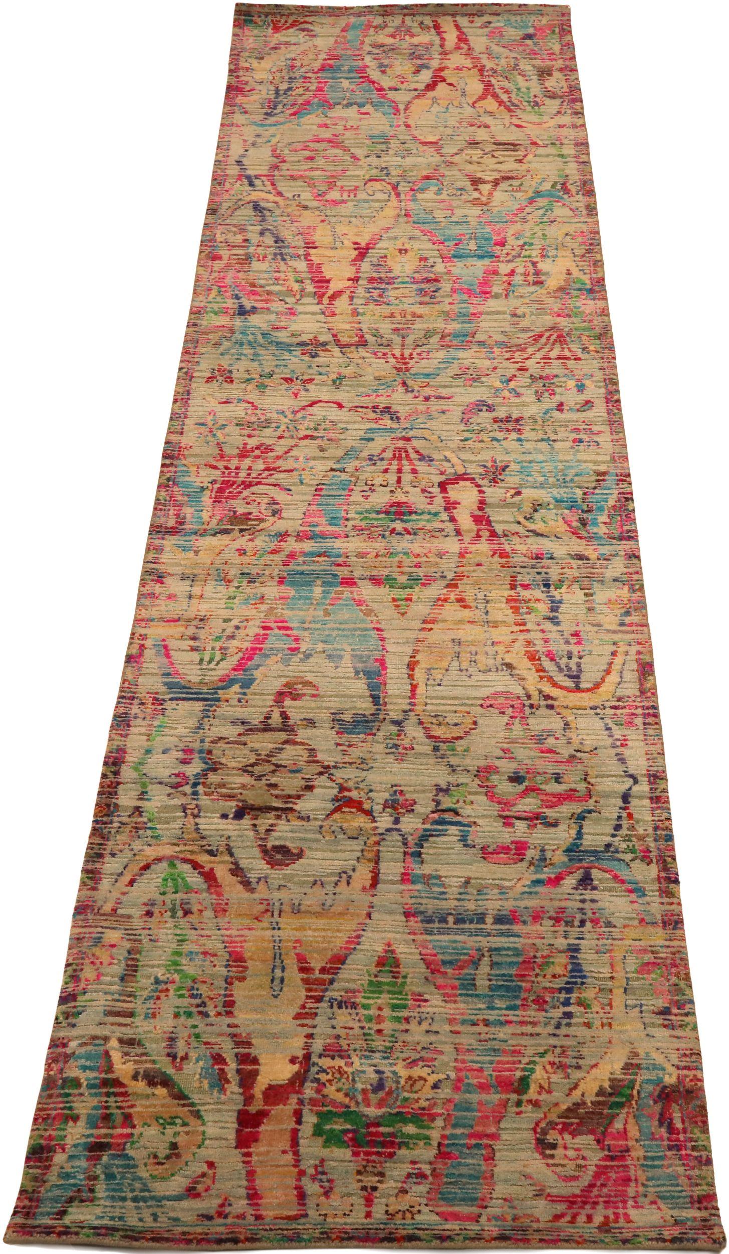 Entdecken Sie die Eleganz von India Modern mit dem Läufer Circa 1990. Dieses exklusive Design aus Wolle und Blau-Elfenbein-Rosa ist perfekt, um Ihren Raum zu verschönern.
