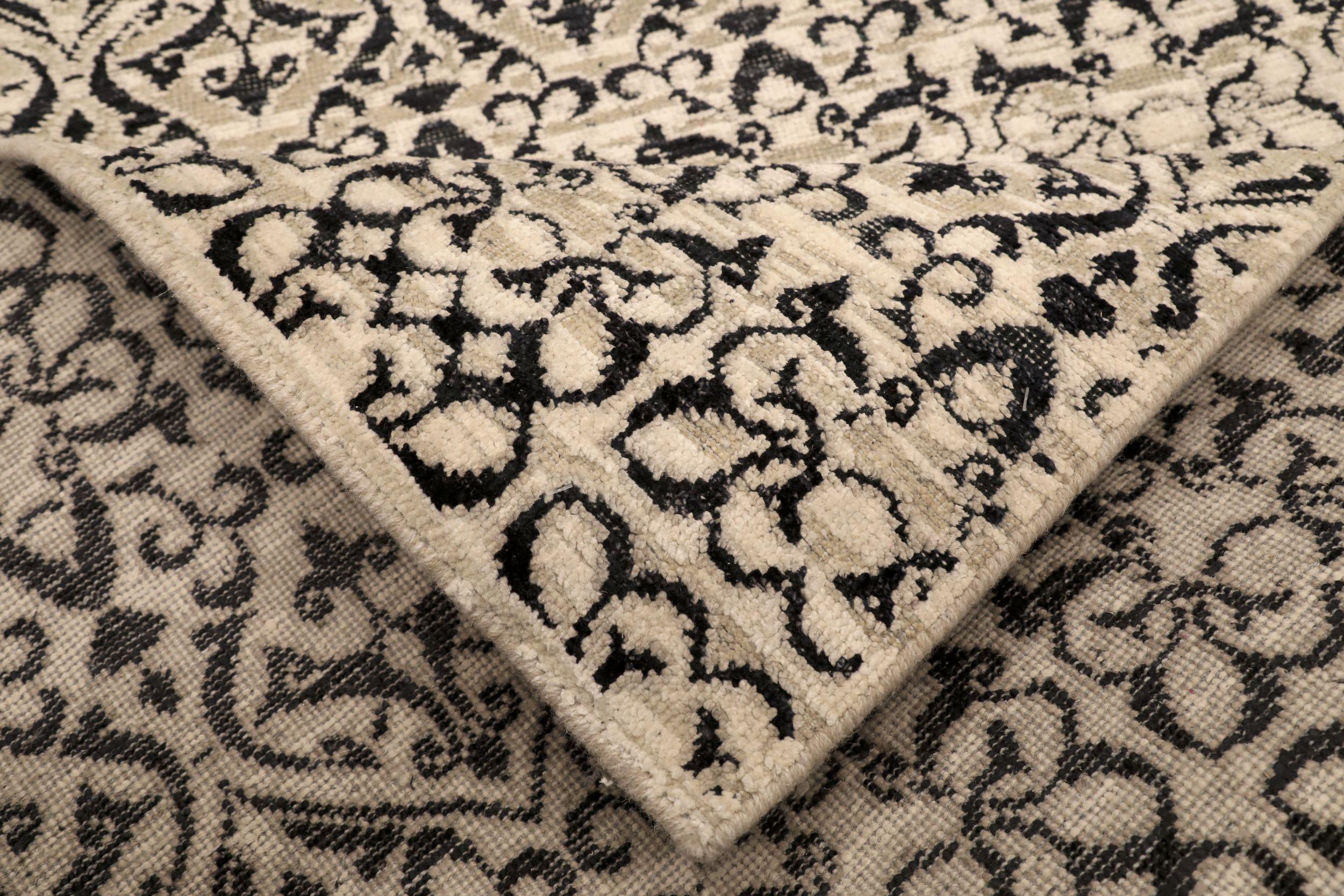 Hand-Knotted India Modern Runner Rug - Wool Brown Ivory Design - 94195 For Sale