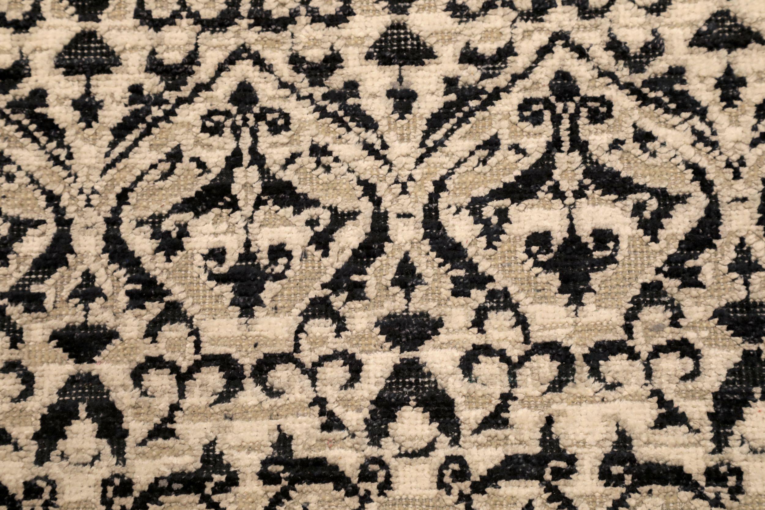 India Modern Runner Rug - Wool Brown Ivory Design - 94195 In Excellent Condition For Sale In Dallas, TX