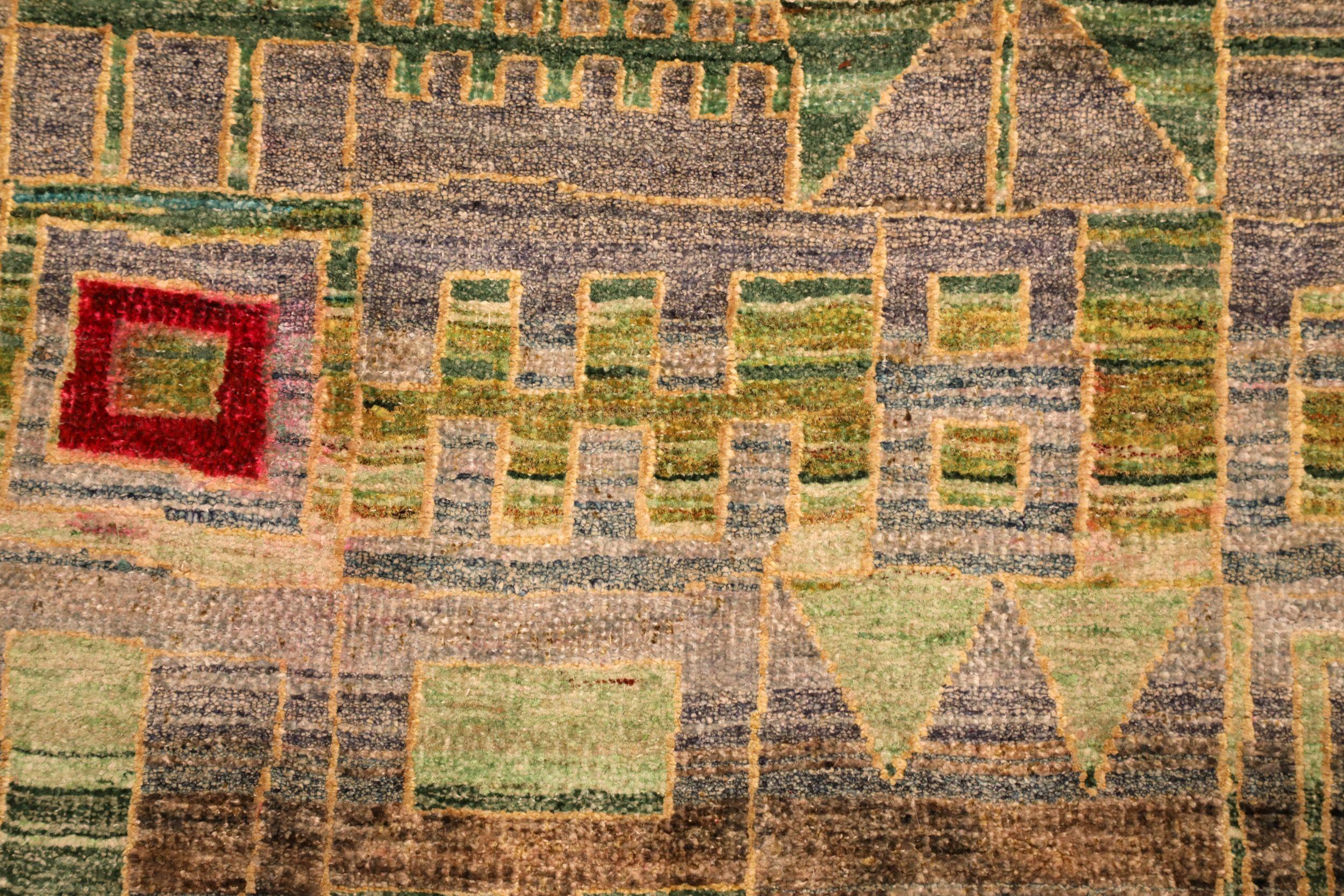 India Modern Runner Rug - Wool Green Ivory Red Design - 94217 In Excellent Condition For Sale In Dallas, TX