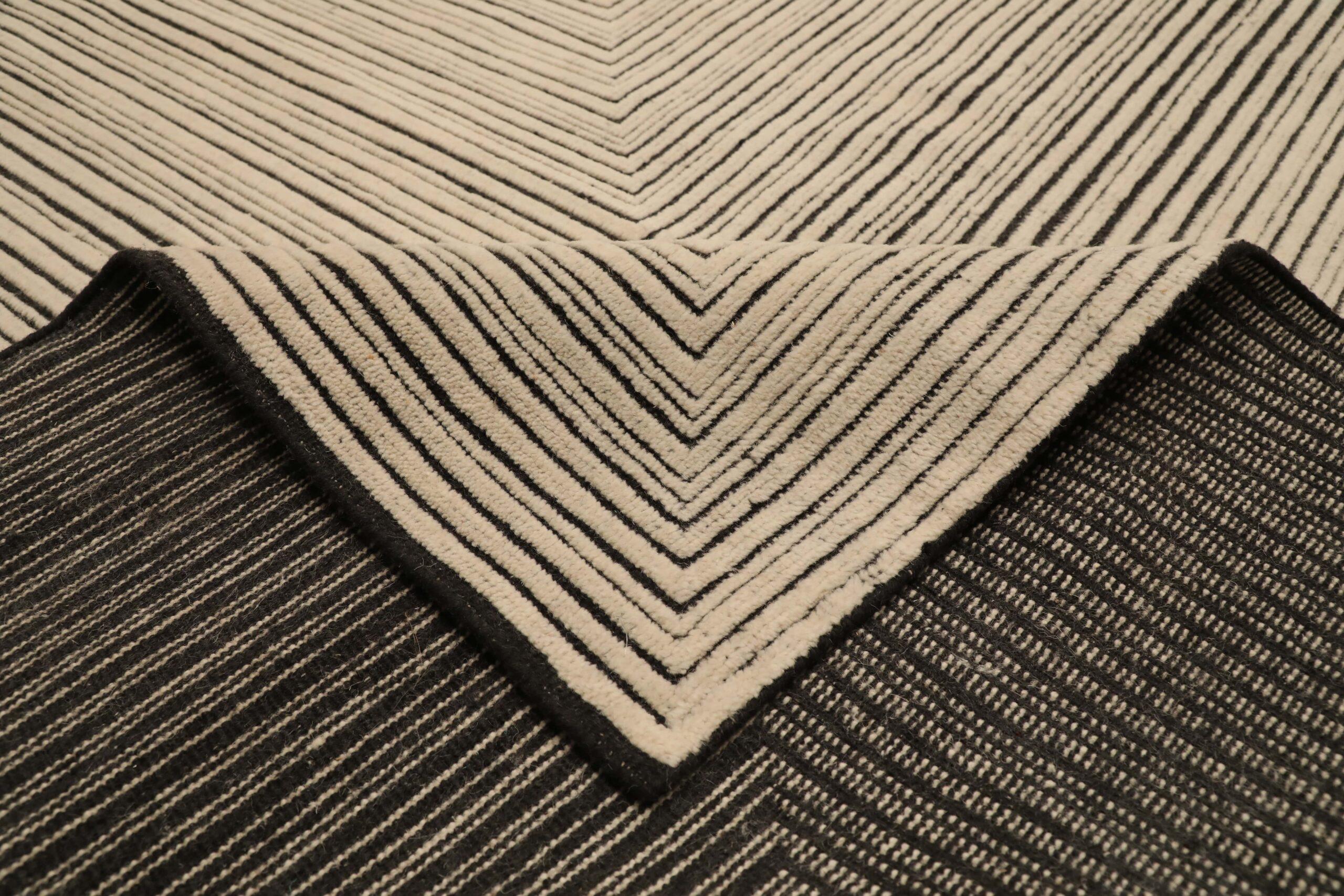 Hand-Knotted India Moroccan Area Rugs - Blue Gray Design - 96627 For Sale