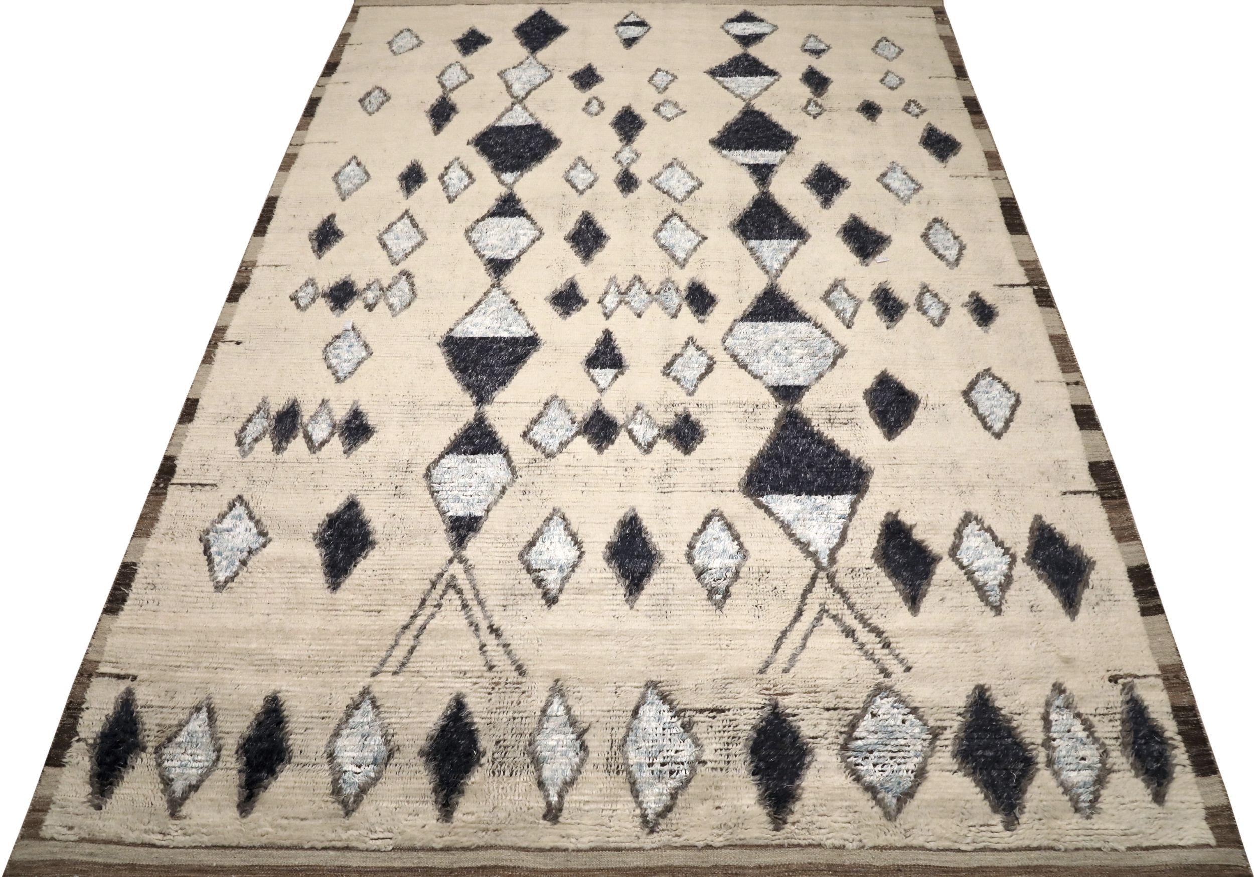 The Soulful Beauty of a Modern Abstract Rug
This magnificent area rug is a masterpiece of serene beauty, a textile that feels like a beautiful, faded dream captured in wool. It captures the timeless elegance of a historic tapestry and reinterprets