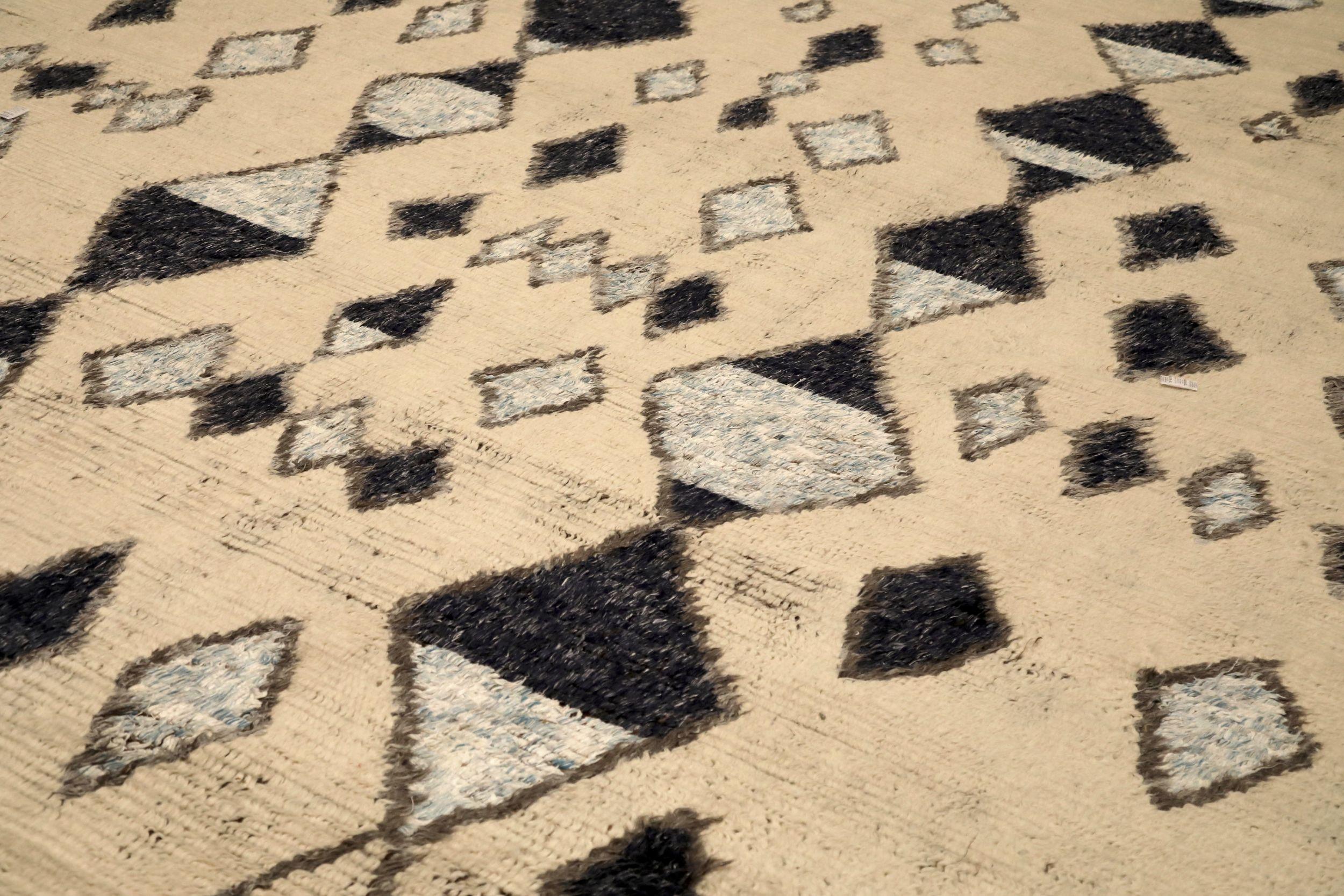 Modern India Moroccan Area Rugs - Wool Black Ivory Design - 94509 For Sale