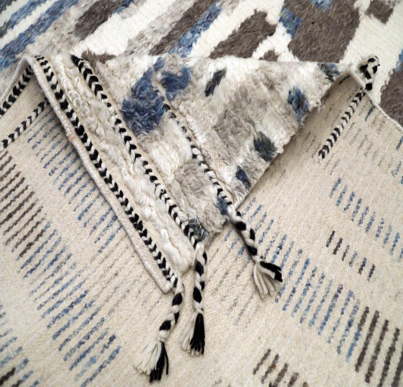 Indian India Moroccan Area Rugs - Wool Blue Brown Ivory Design - 94500 For Sale
