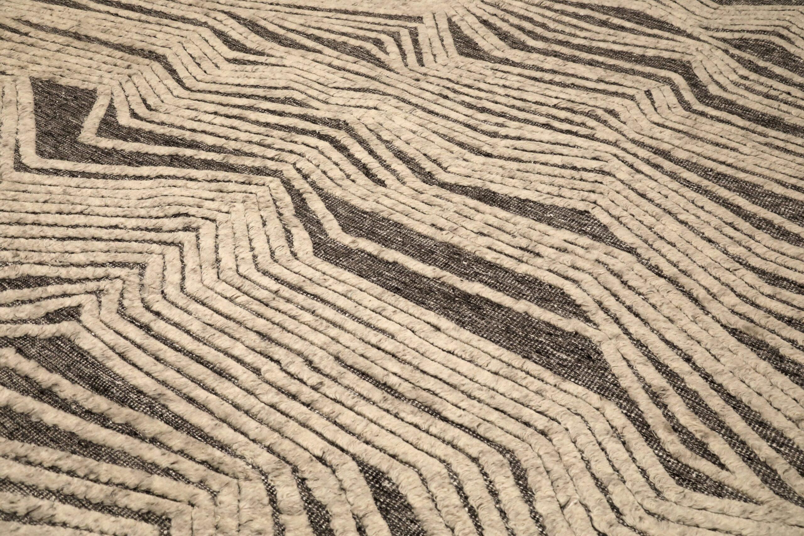 Modern India Moroccan Area Rugs - Wool Brown Ivory Design - 96542 For Sale