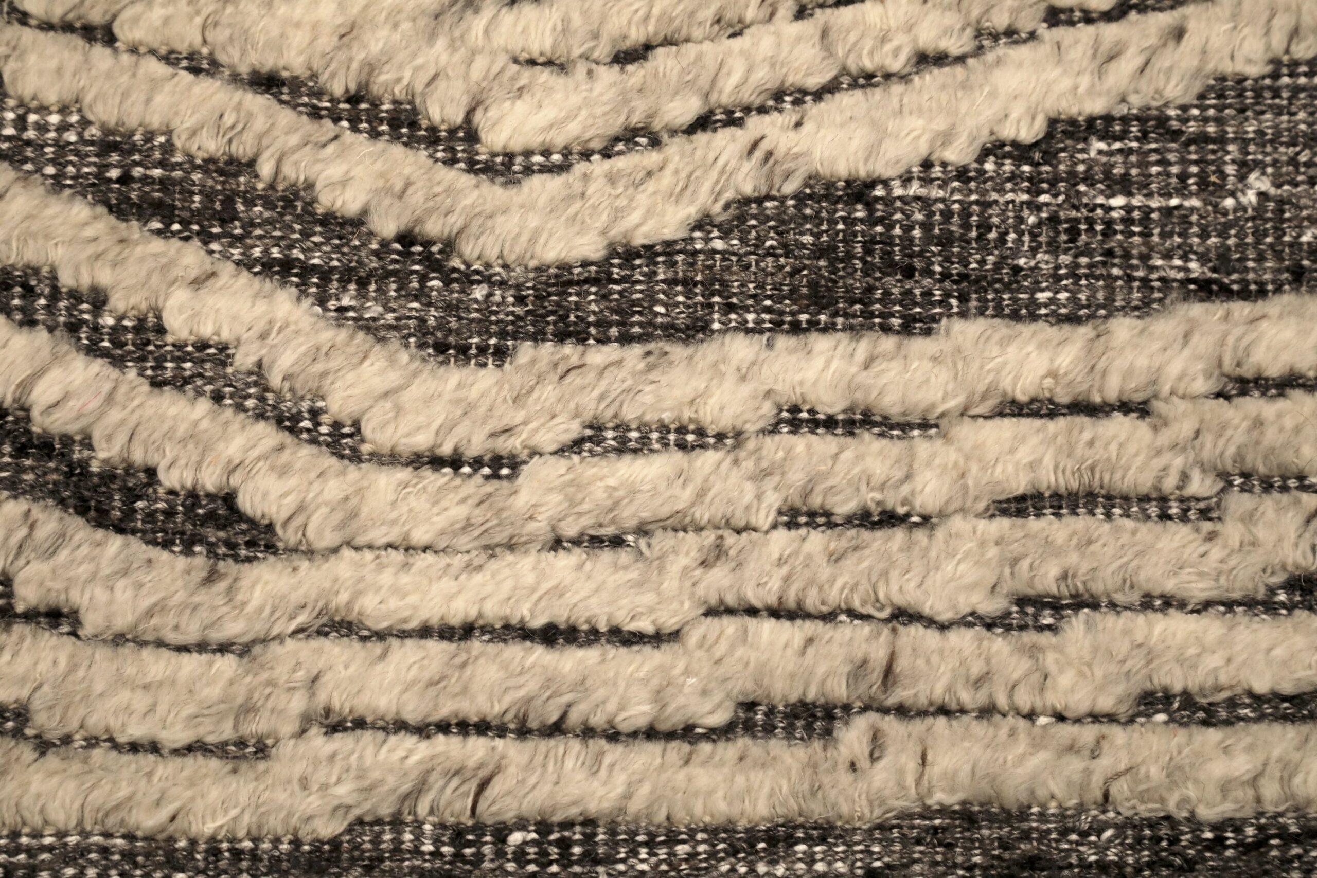 Hand-Knotted India Moroccan Area Rugs - Wool Brown Ivory Design - 96542 For Sale