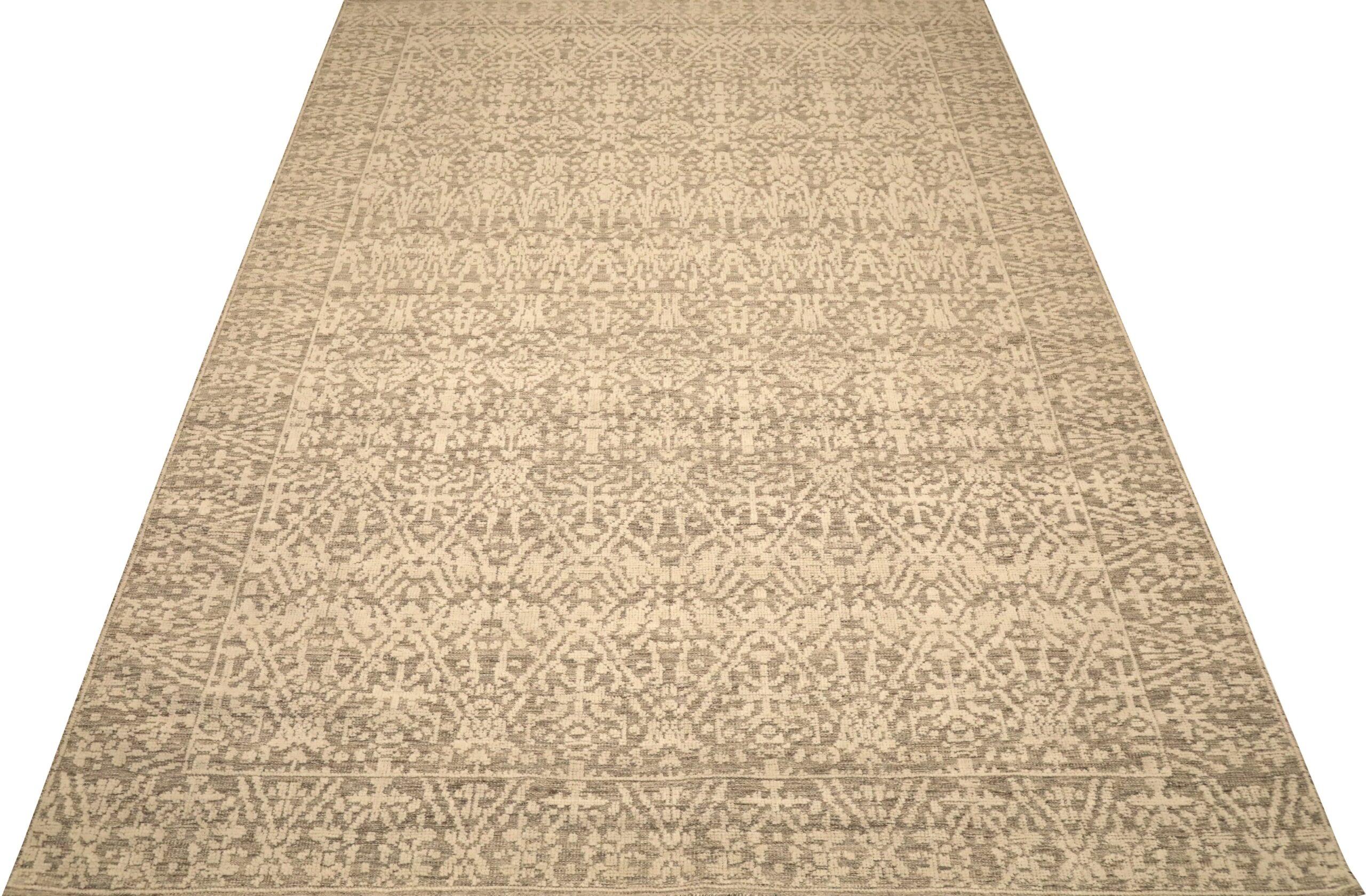 Scopri l'eleganza dei tappeti marocchini dell'India con caratteristiche CIRCA del 1990. Progettato in lana e marrone-avorio, questo design esclusivo è perfetto per valorizzare il tuo spazio.