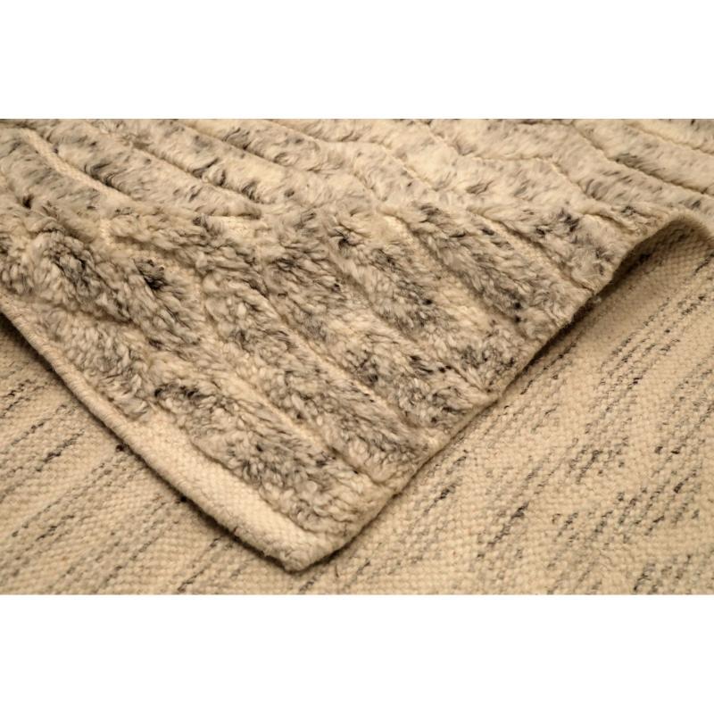Marokkanische Teppiche aus Indien – Wolle in elfenbeinfarbenem Design – 94450 (Indisch) im Angebot