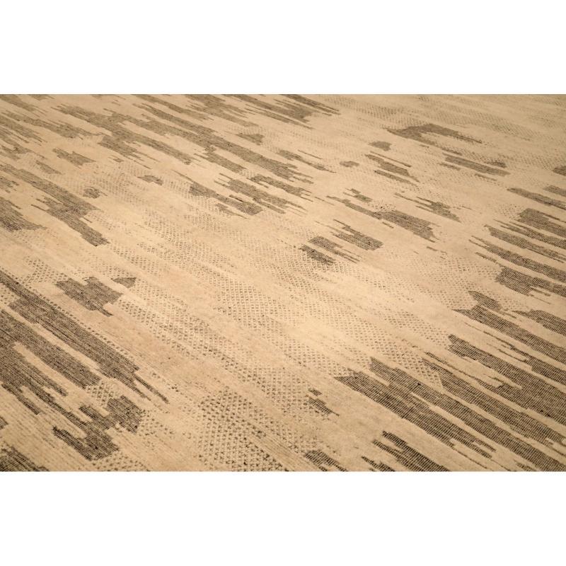 Moderne India Moroccan Over Size Rug - Laine Brown Design/One - 94473 en vente