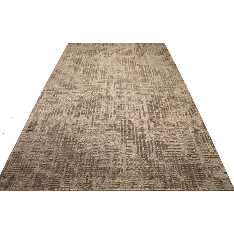 Entdecken Sie die Eleganz von India Moroccan mit dem Over Size Rug von CIRCA 1990. Dieses exklusive Design aus Wolle und BrownTaupe ist perfekt, um Ihren Raum zu verschönern.