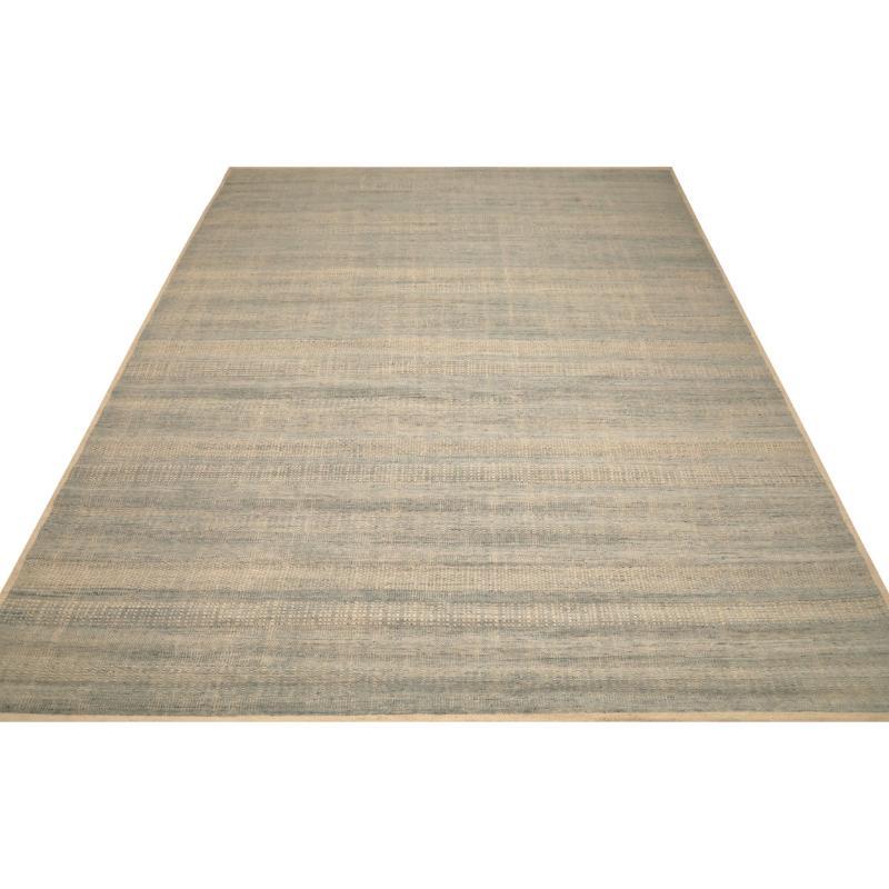 Entdecken Sie die Eleganz von India Moroccan mit dem Over Size Rug von CIRCA 1990. Dieses exklusive Design aus Wolle und Grau-Elfenbein ist perfekt, um Ihren Raum zu verschönern.