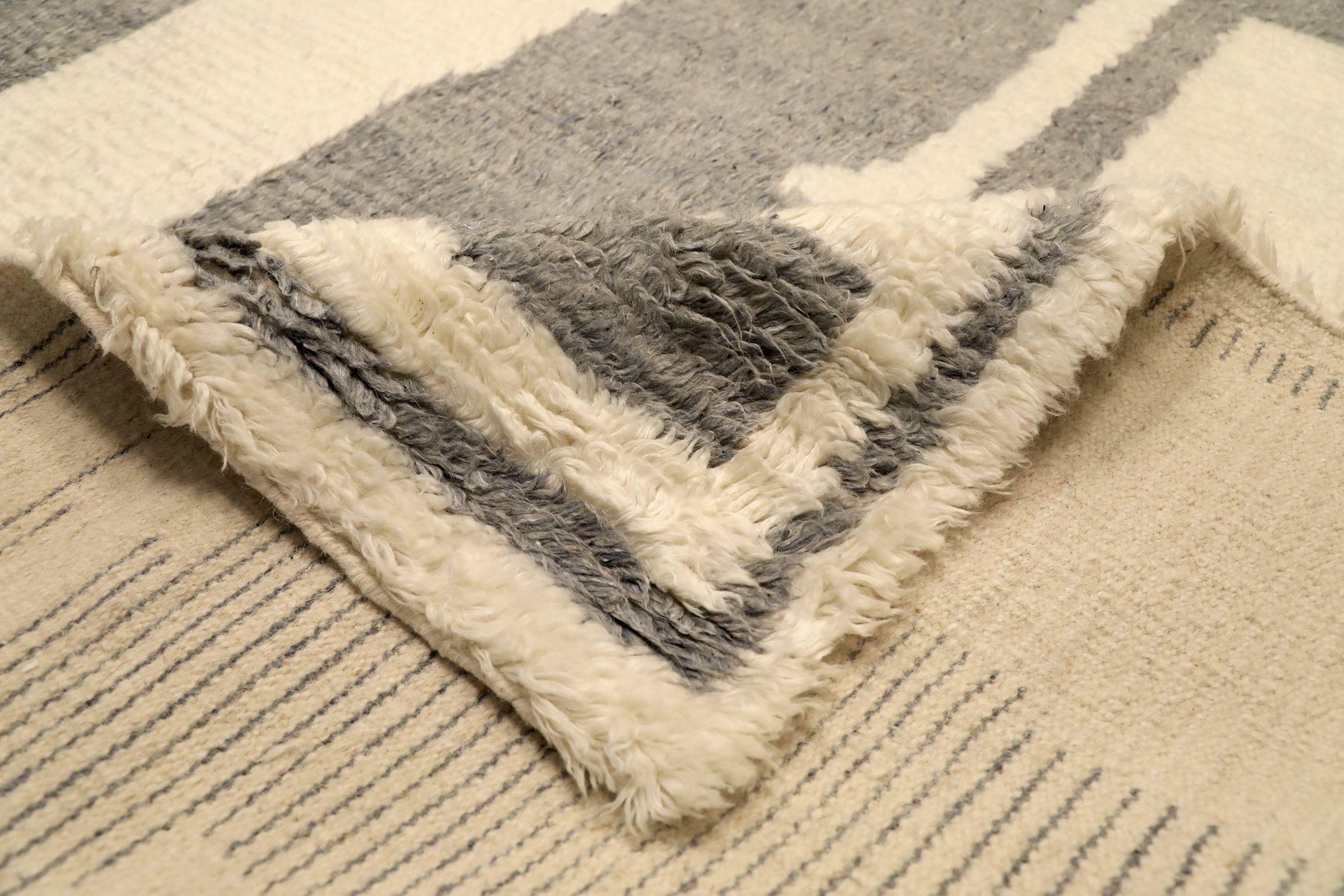 Indien Tapis marocain surdimensionné en laine gris ivoire - 94531 en vente