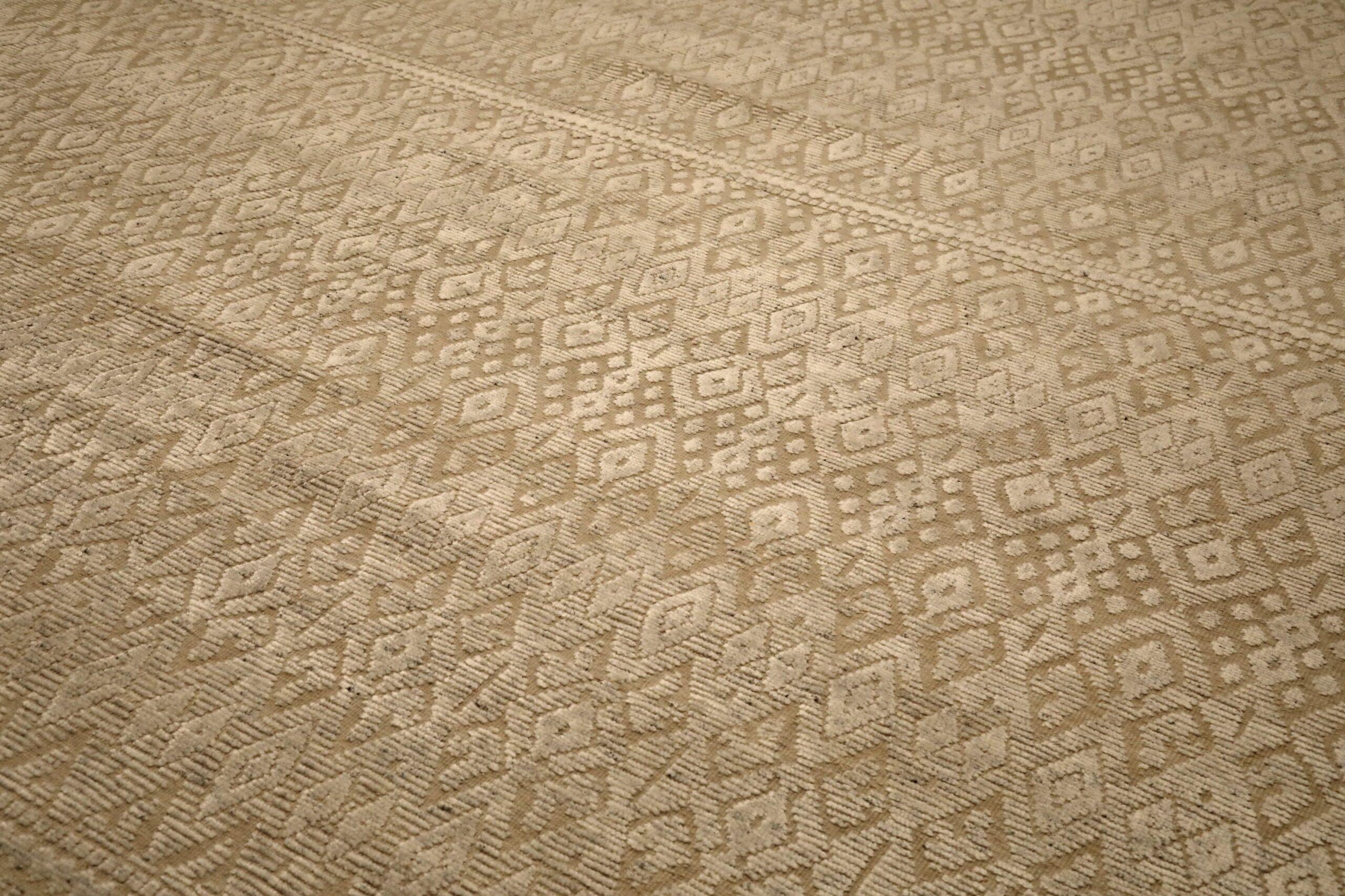 Indien Marokkanisch Over Size Teppich - Wolle Elfenbein Design - 96567 (Moderne) im Angebot