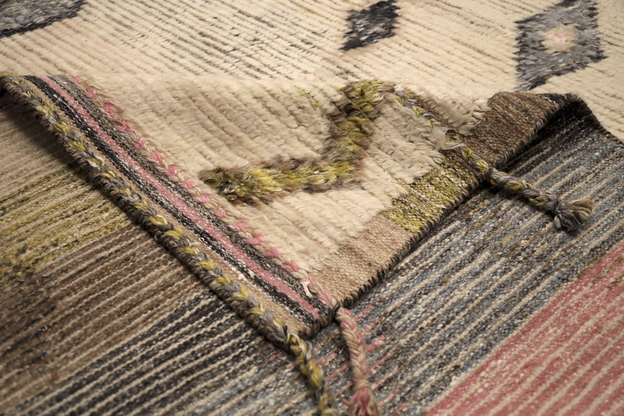 Indien Marokkanische Over Size Teppich - Wolle Elfenbein Rosa Gelb Design - 94532 (Indisch) im Angebot