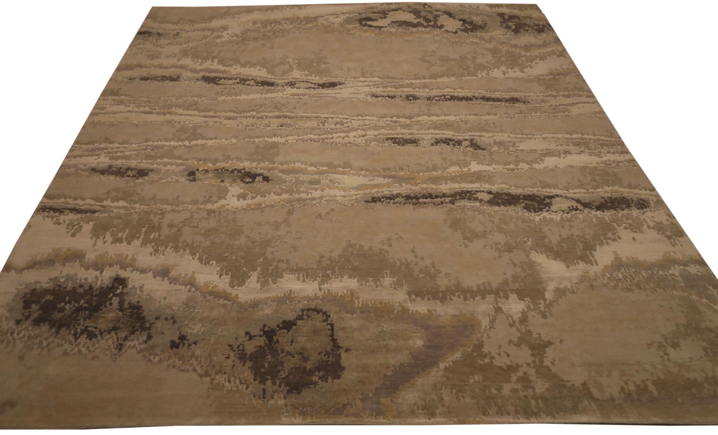 Entdecken Sie die Eleganz von India mit dem Artikel Over Size Rug in CIRCA 1990. Dieses exklusive Design aus Wolle und Braun-Elfenbein-Taupe-Gelb ist perfekt, um Ihren Raum zu verschönern.