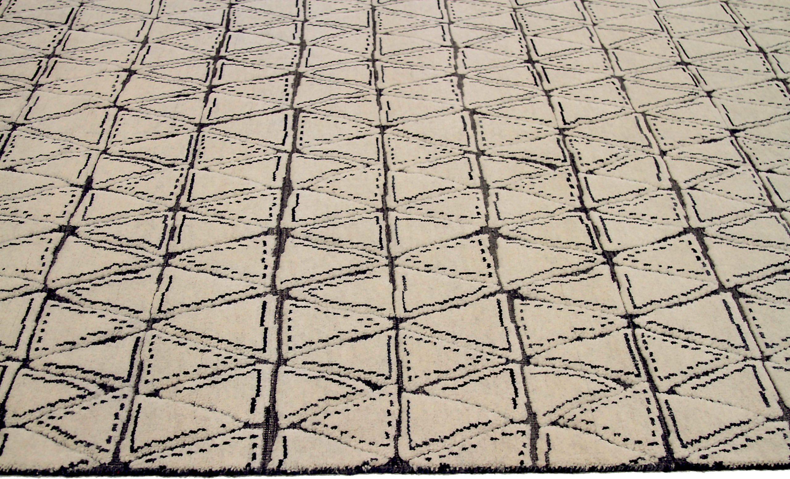 Indien Pyramide Kleiner Teppich CIRCA 1990 - Wolle Braun Elfenbein Design - 90612 (Indisch) im Angebot