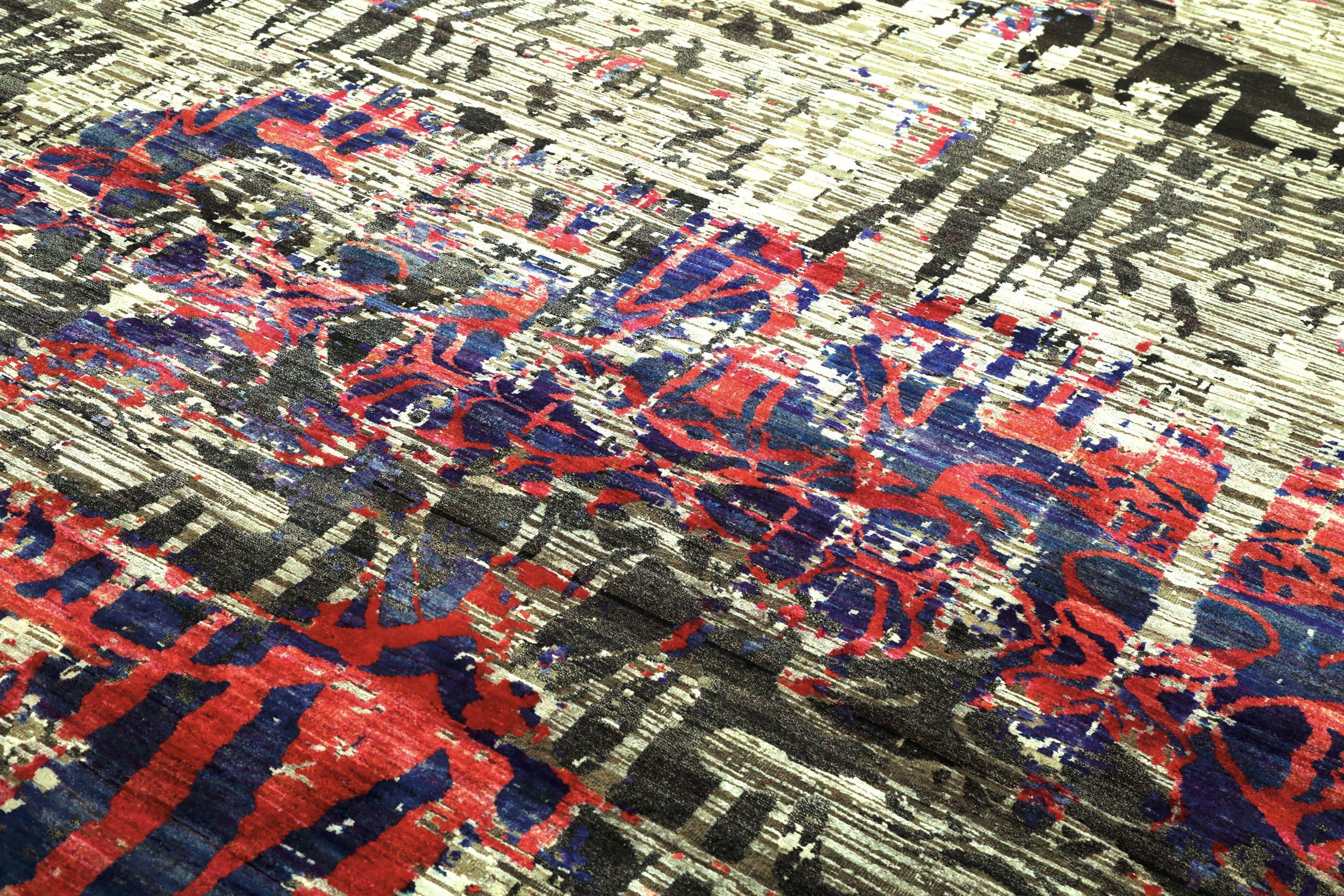 Moderne Tapis de soie Sari de l'Inde - Laine Noir Bleu Brown Ivoire Rouge - 94145 en vente
