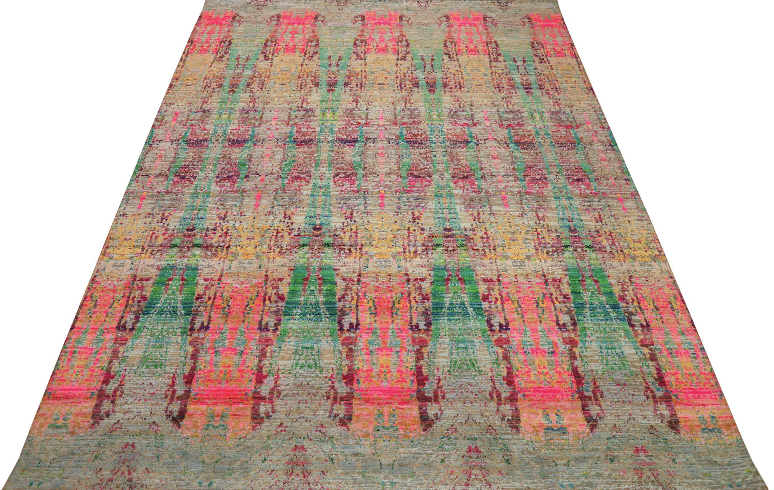 Découvrez l'élégance des tapis en soie Sari de l'Inde, datant de 1990. Conçu avec de la laine et du vert-rose-jaune, ce design exclusif est parfait pour mettre en valeur votre espace.