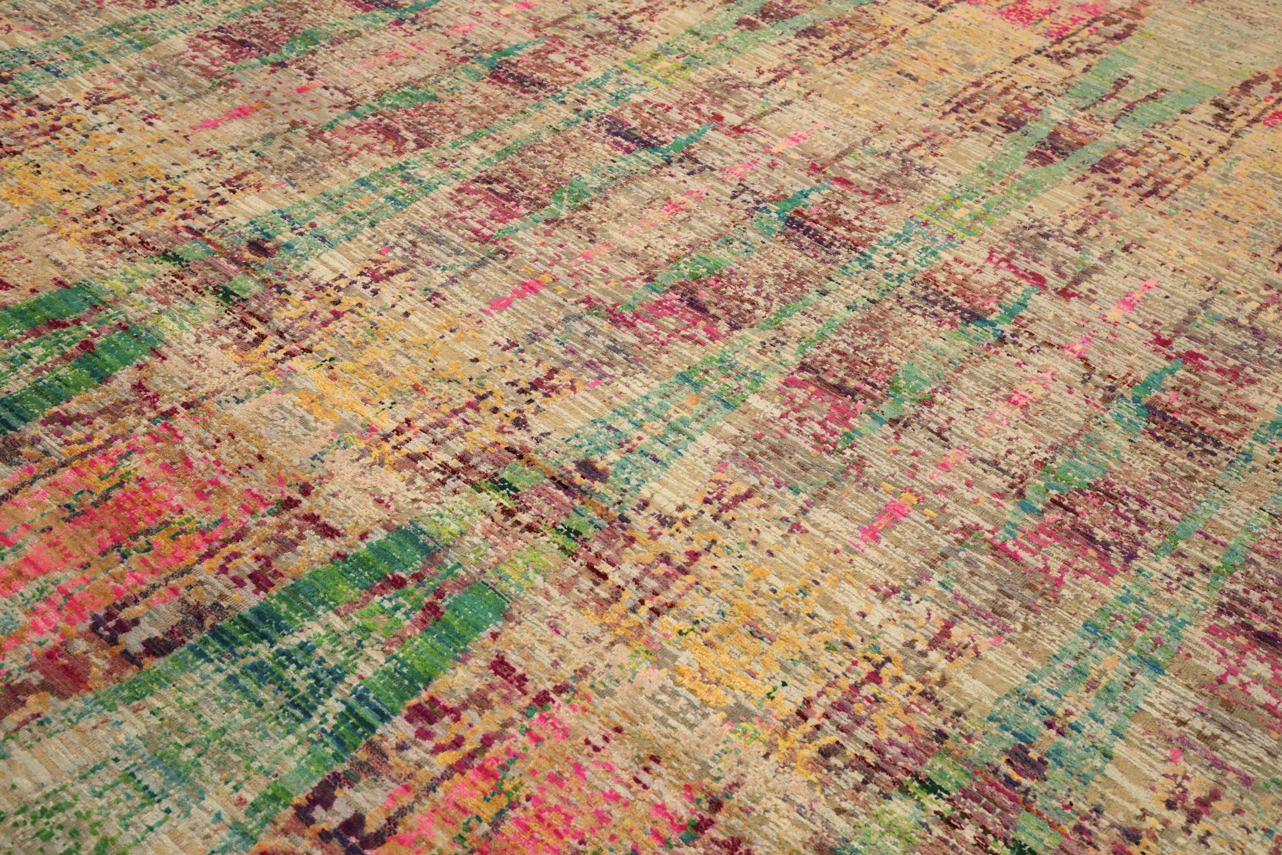 Moderne Tapis indien Sari en laine motif vert rose jaune - 94164 en vente