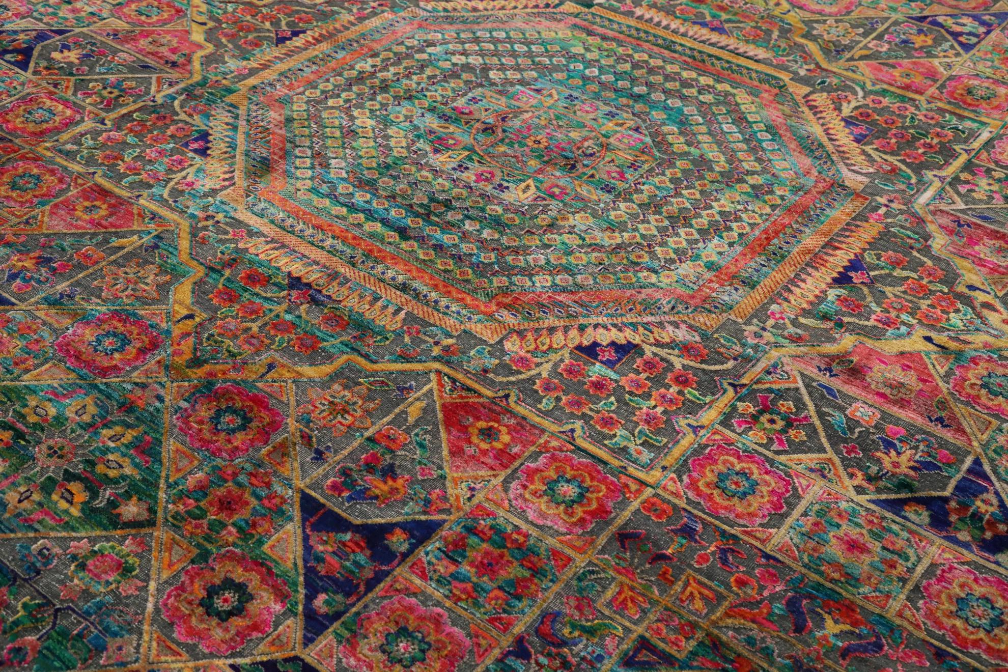 Tapis de zone Sari en laine vert rose jaune motif Excellent état - En vente à Dallas, TX