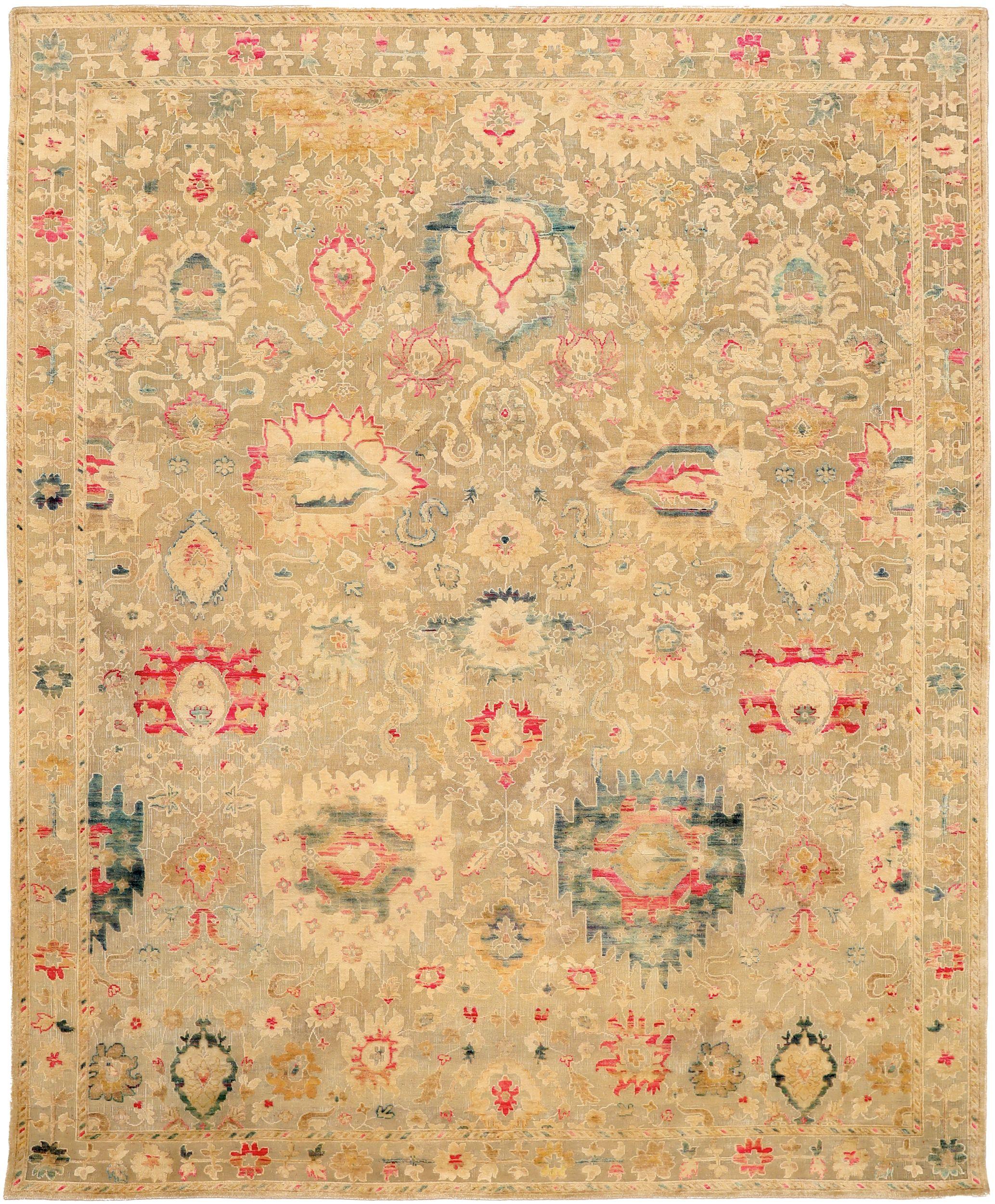 Découvrez l'élégance des tapis en soie Sari de l'Inde, datant de 1990. Conçu avec de la laine et de l'IvoryRedTaupe, ce design exclusif est parfait pour mettre en valeur votre espace.