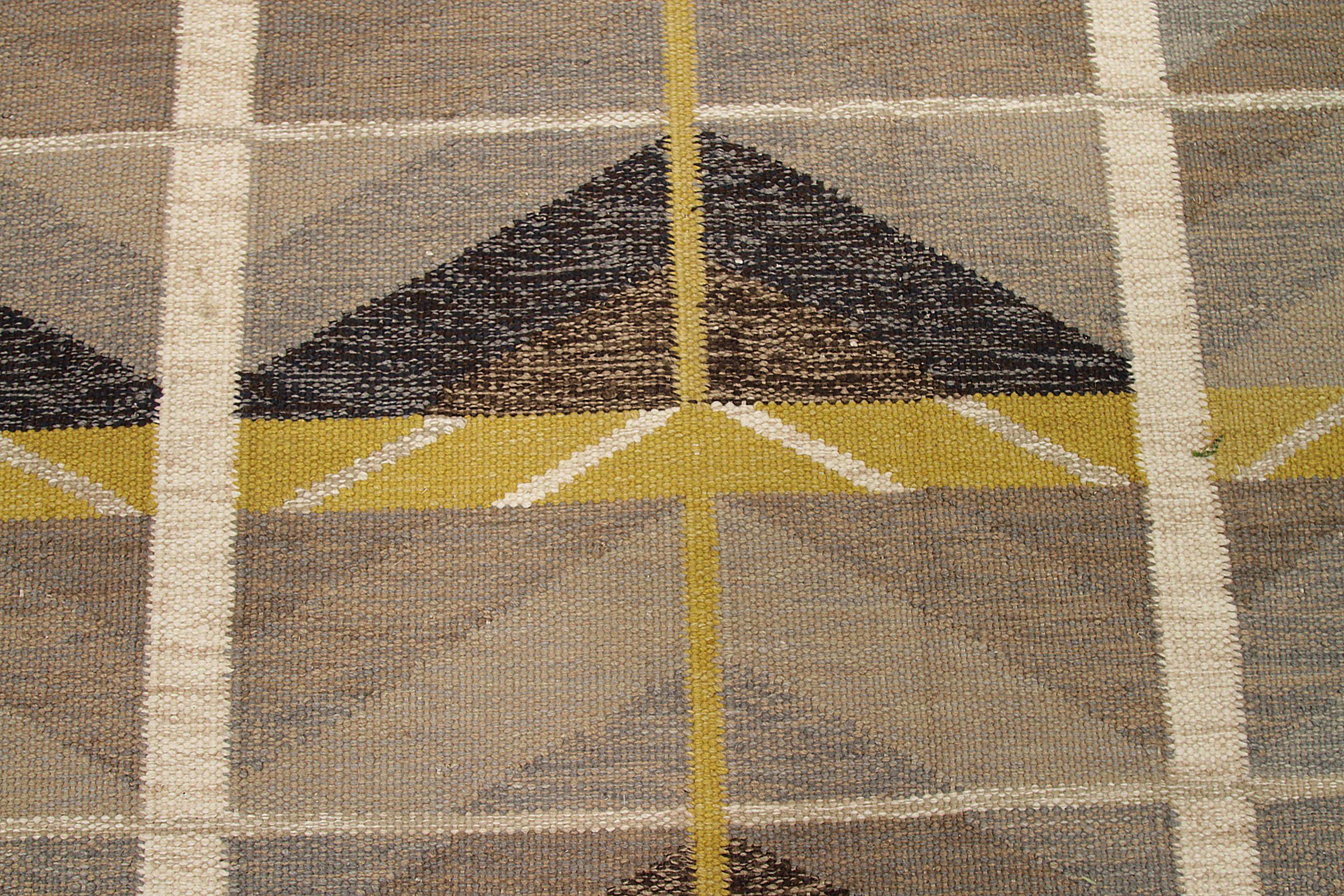 Tapis de sol scandinave de l'Inde Circa 1990 - Laine Brown Ivoire Taupe Jaune - 92379 Excellent état - En vente à Dallas, TX