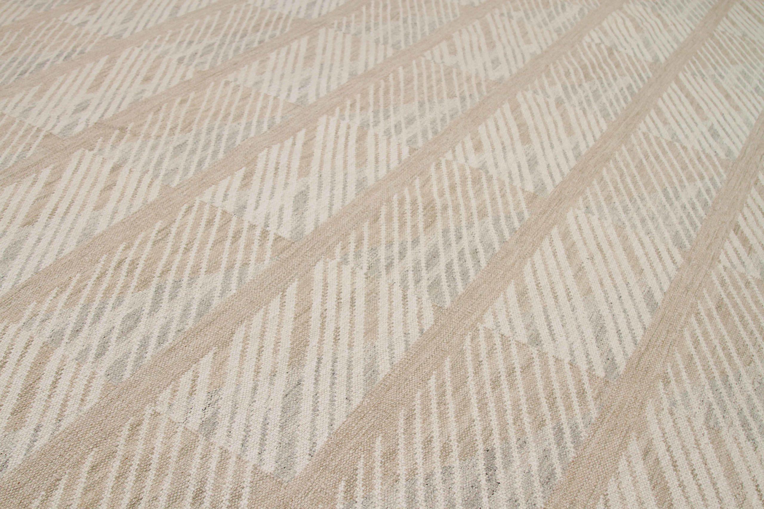 Indien Tapis scandinaves d'Inde datant d'environ 1990, motif en laine ivoire taupe - 92375 en vente