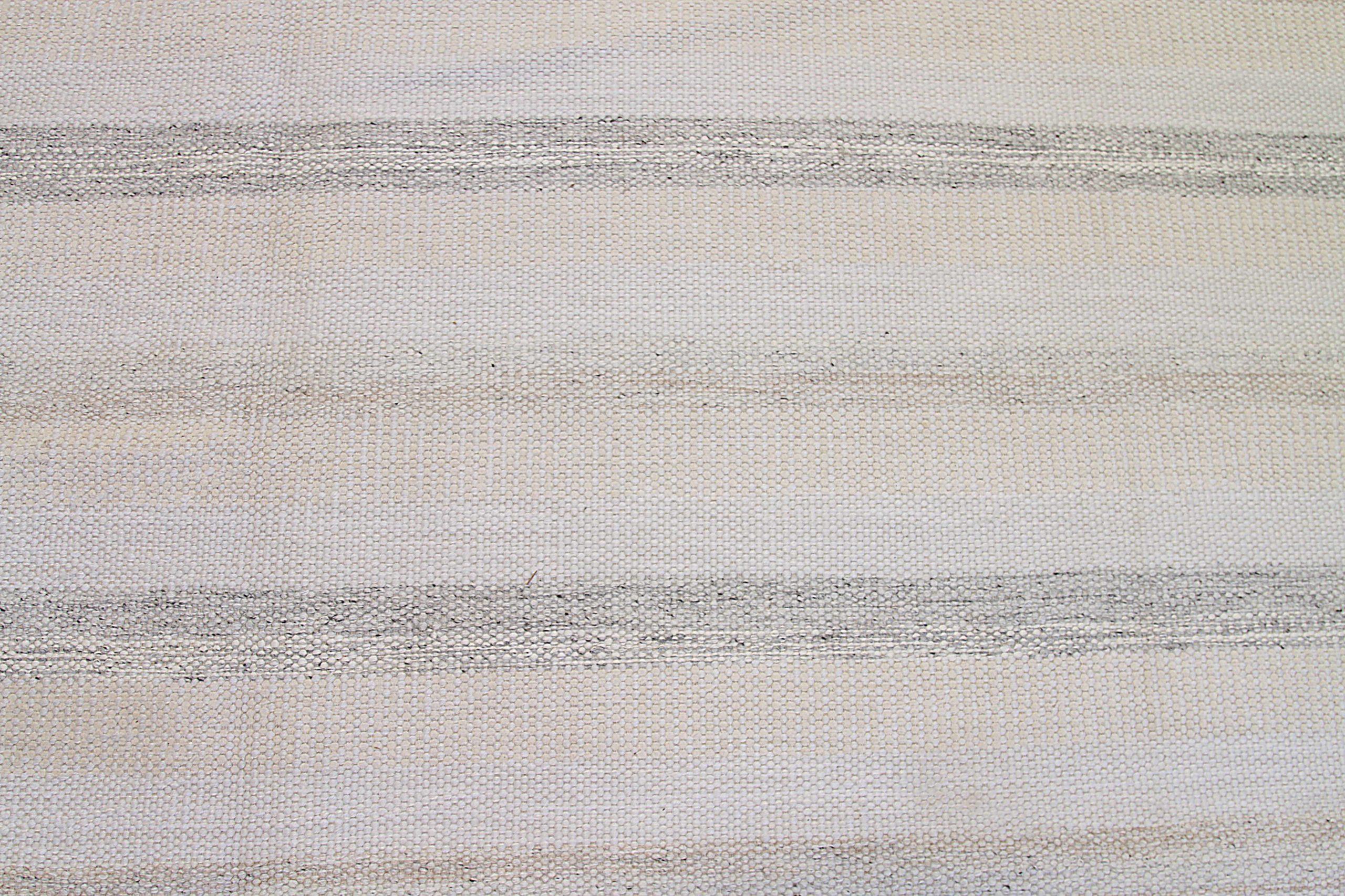 Skandinavischer übergroßer indischer Teppich Circa 1990 - Wolle Grau Elfenbein Design - 92371 im Zustand „Hervorragend“ im Angebot in Dallas, TX