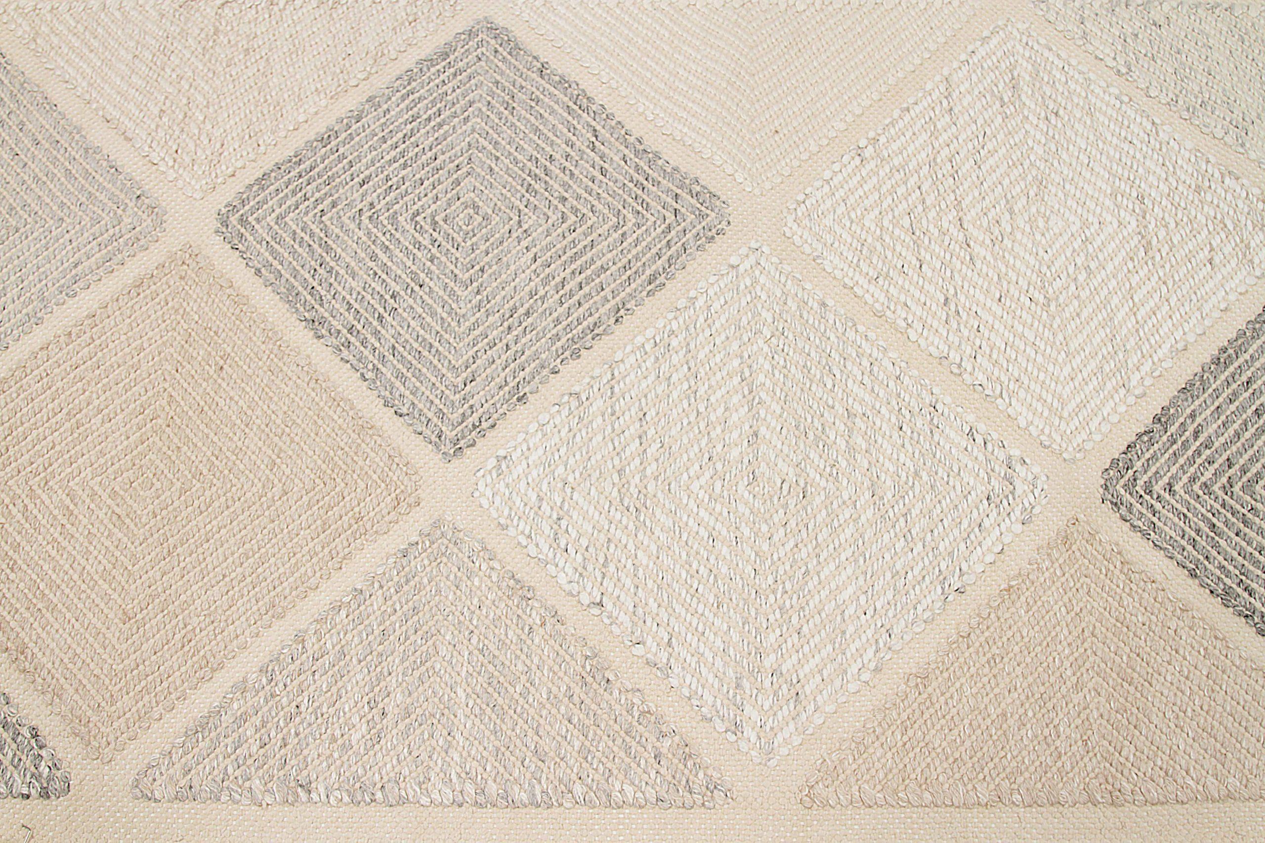 Skandinavischer kleiner indischer Teppich Circa 1990 - Wolle Grau Elfenbein Design - 92473 im Zustand „Hervorragend“ im Angebot in Dallas, TX