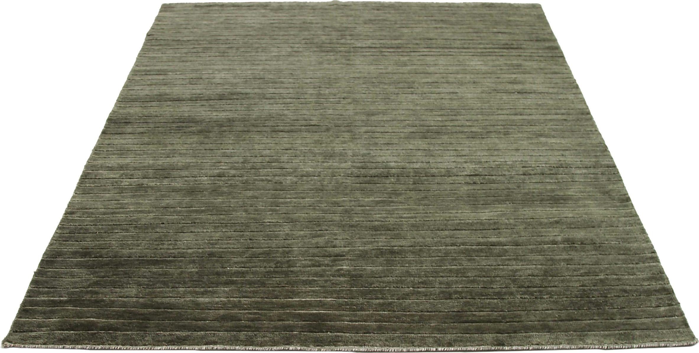 Descubre la elegancia de la alfombra pequeña India Seaweed de Circa 1990. Diseñado con lana y marrón-marfil- topo, este diseño exclusivo es perfecto para realzar tu espacio.