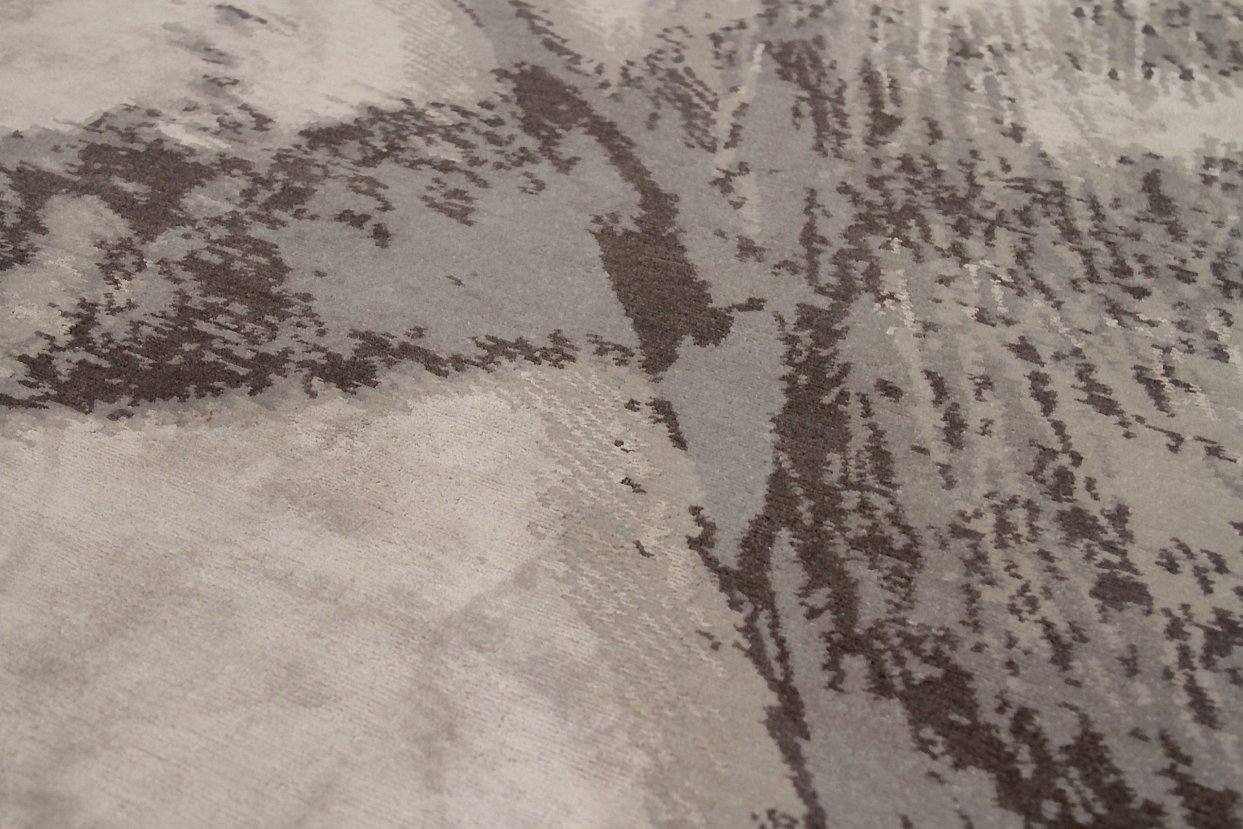 Indien Kleiner Teppich CIRCA 1990 - Wolle Braun Grau Elfenbein Design - 90671 im Zustand „Hervorragend“ im Angebot in Dallas, TX