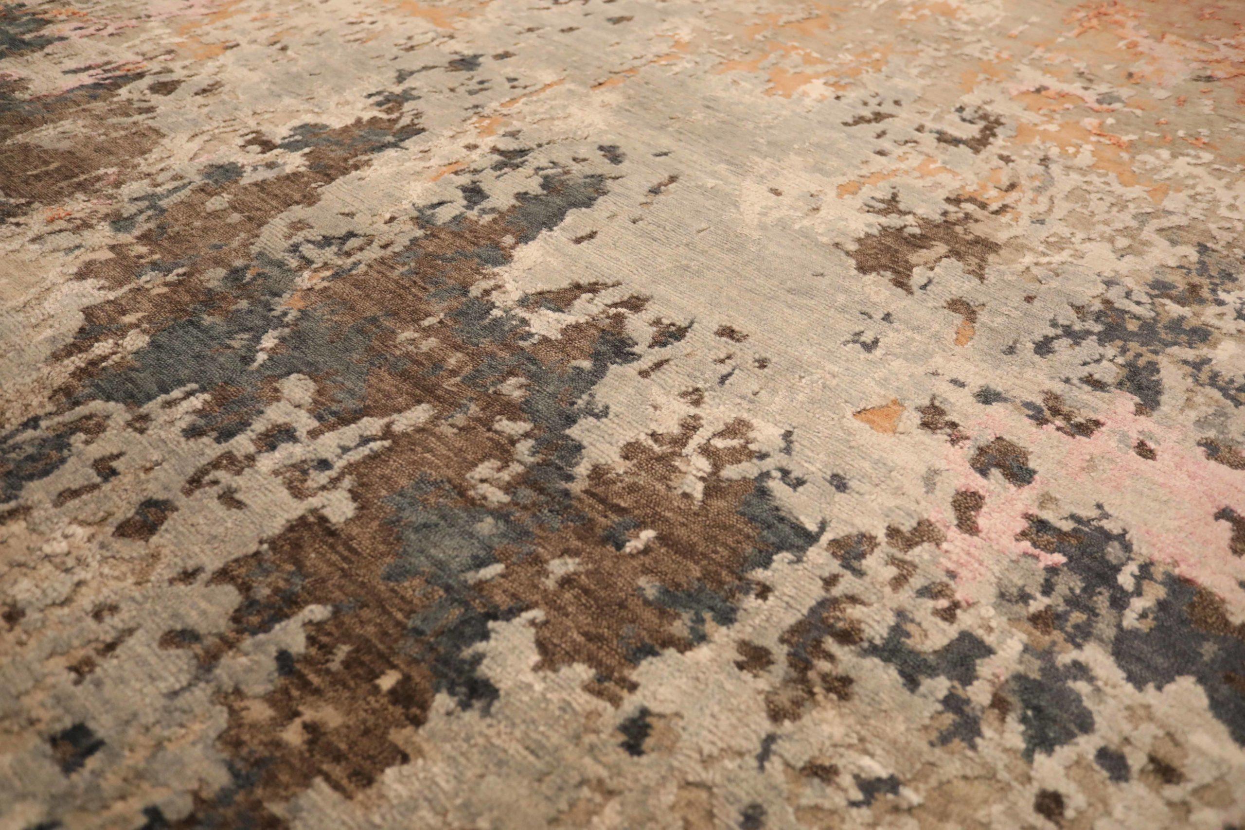 India Small Rug Circa 1990 - Wool Brown Green Ivory Orange Pink Design - 91689 In Excellent Condition For Sale In Dallas, TX